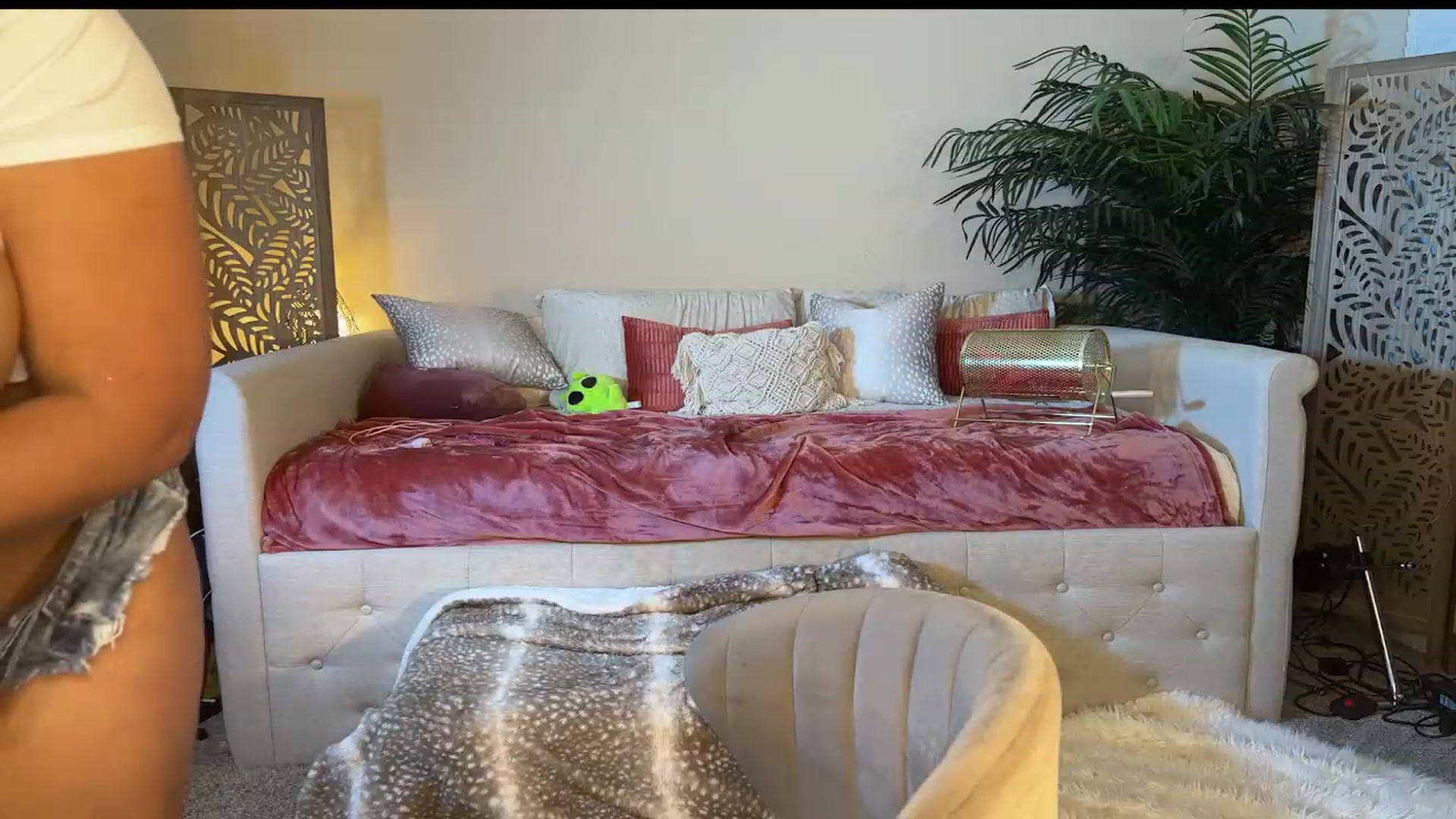 Gallery image thumbnail from Spring_Ari's myfreecams stream on, 07/05/2023, 07:15 image 20 of 20