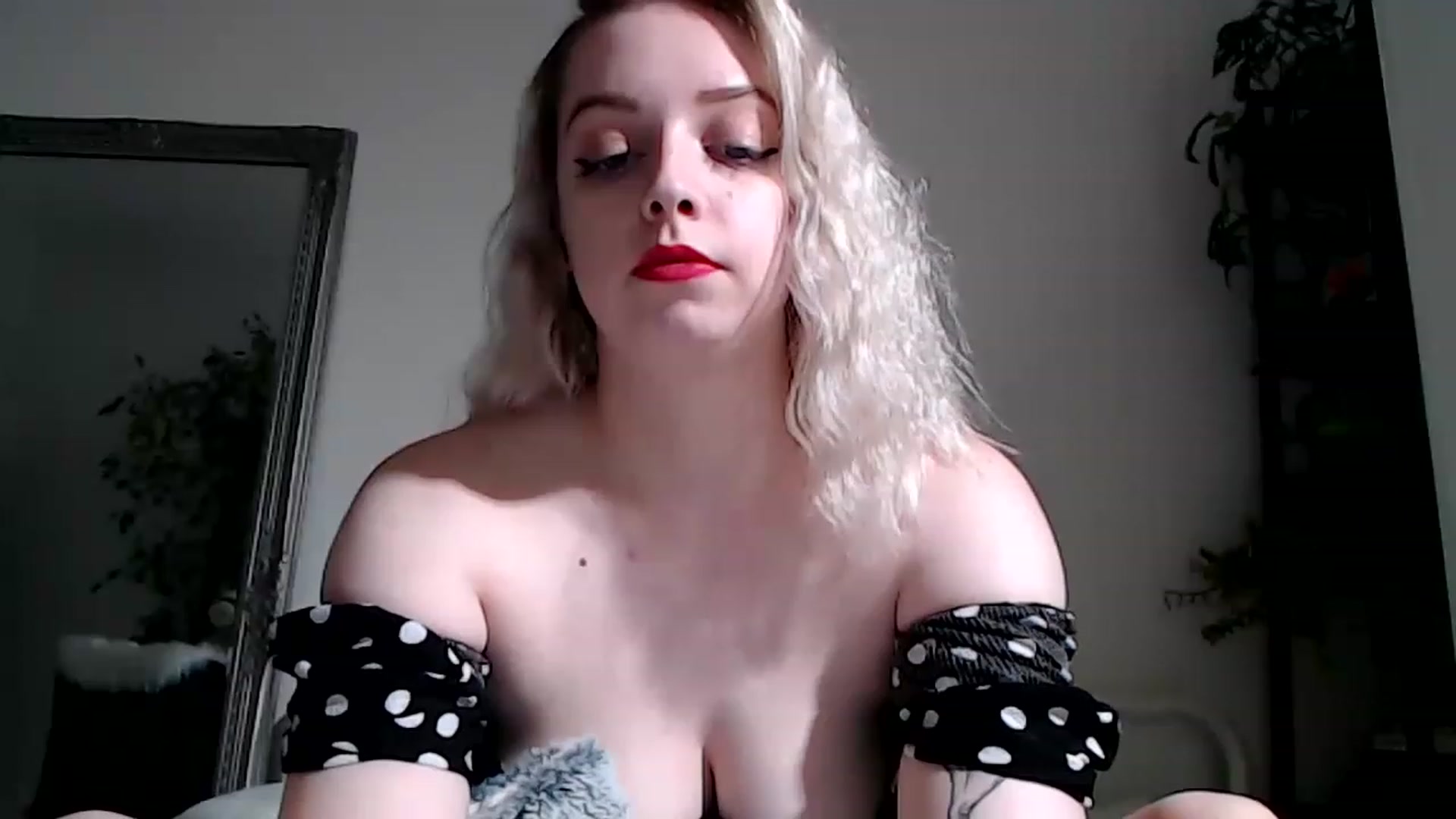 Gallery image thumbnail from Spring__'s myfreecams stream on, 11/15/2022, 17:33 image 15 of 20