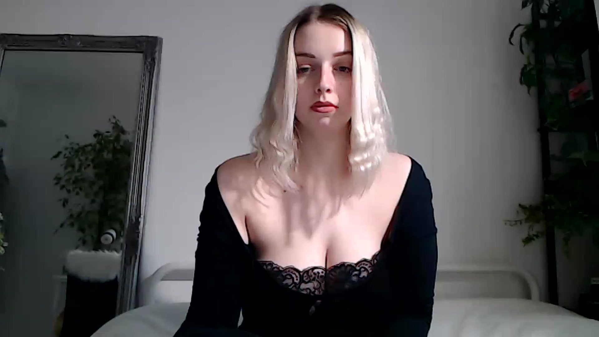 Gallery image thumbnail from Spring__'s myfreecams stream on, 11/20/2022, 15:23 image 13 of 20
