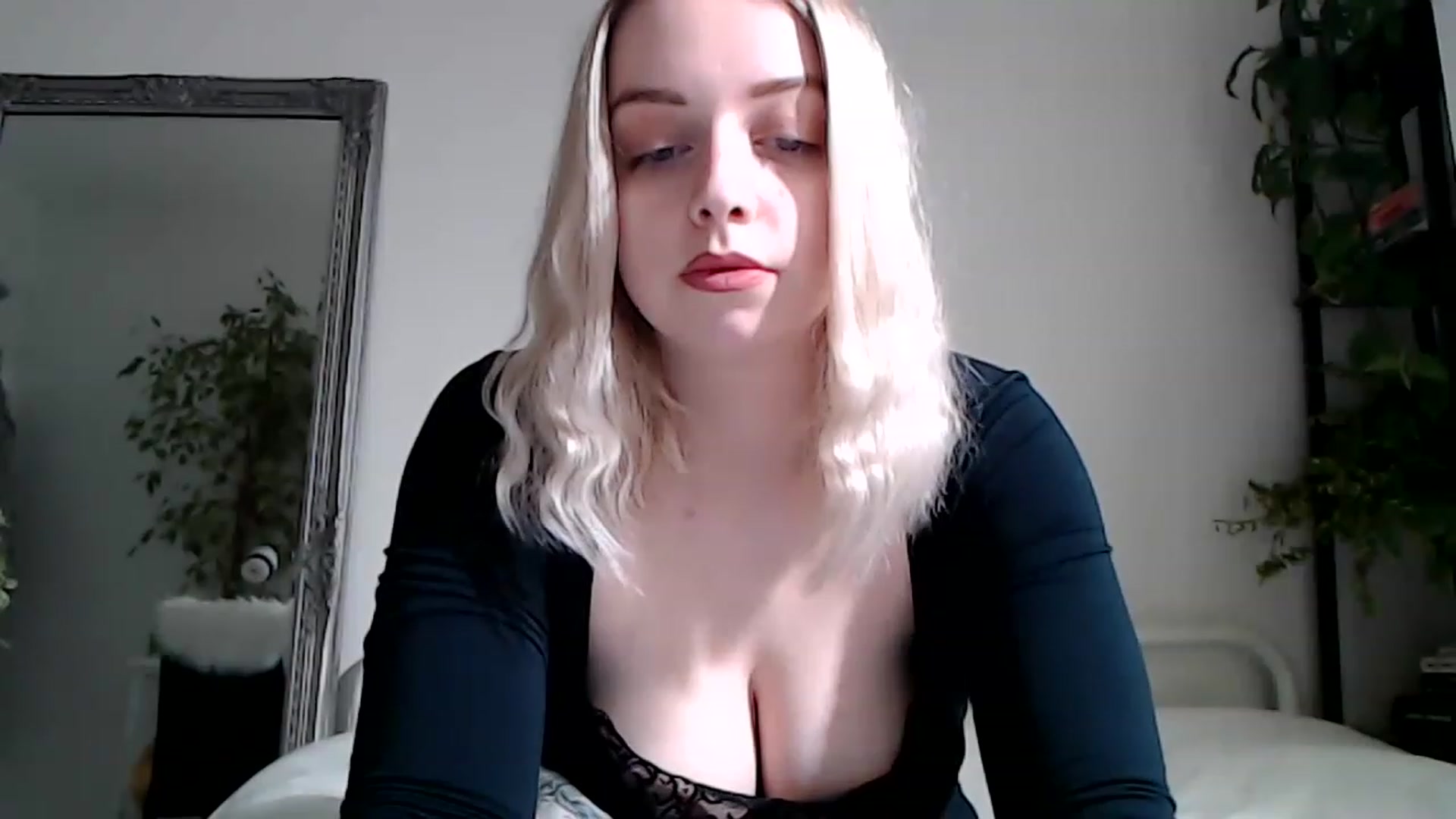 Gallery image thumbnail from Spring__'s myfreecams stream on, 11/20/2022, 16:37 image 11 of 20