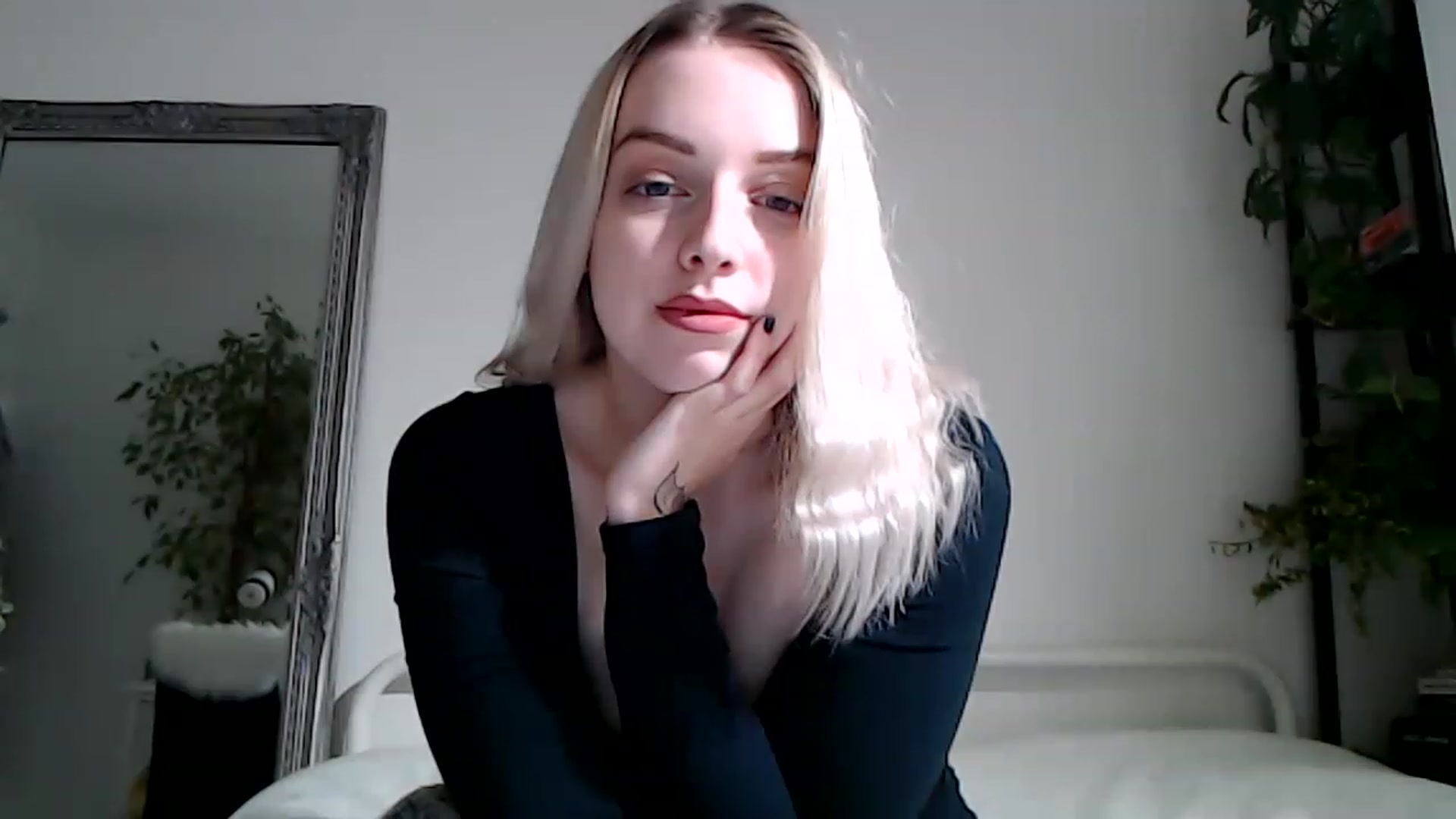Gallery image thumbnail from Spring__'s myfreecams stream on, 11/20/2022, 16:37 image 17 of 20