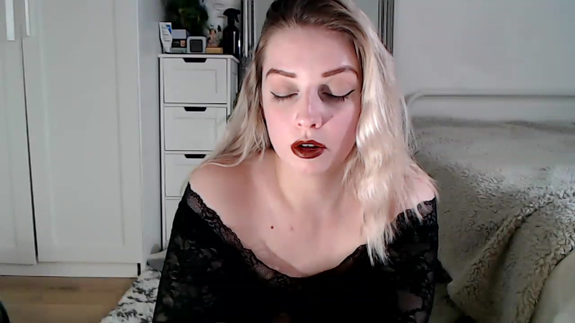 Gallery image thumbnail from Spring__'s myfreecams stream on, 12/20/2022, 19:03 image 6 of 20