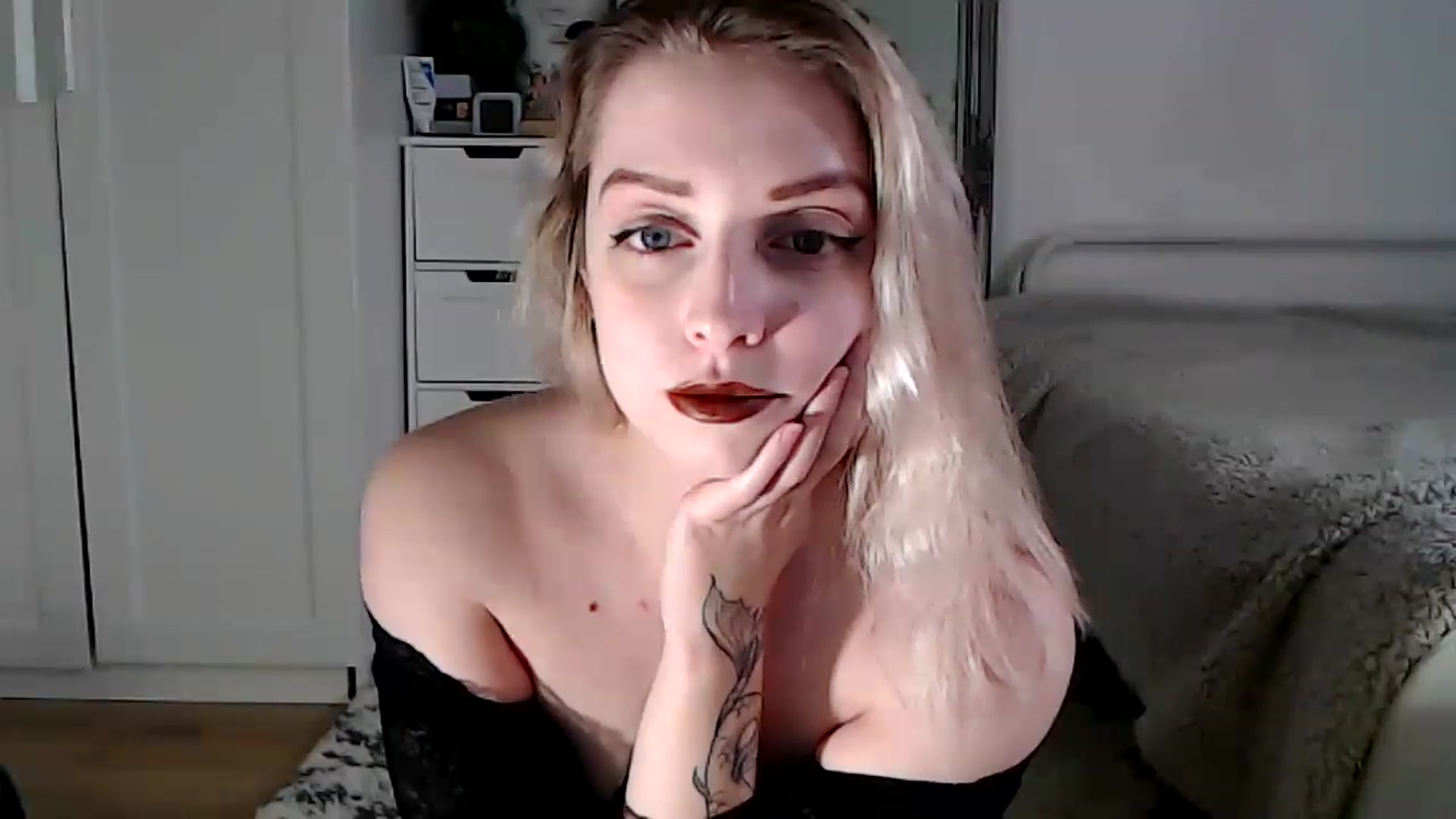 Gallery image thumbnail from Spring__'s myfreecams stream on, 12/20/2022, 20:01 image 15 of 20