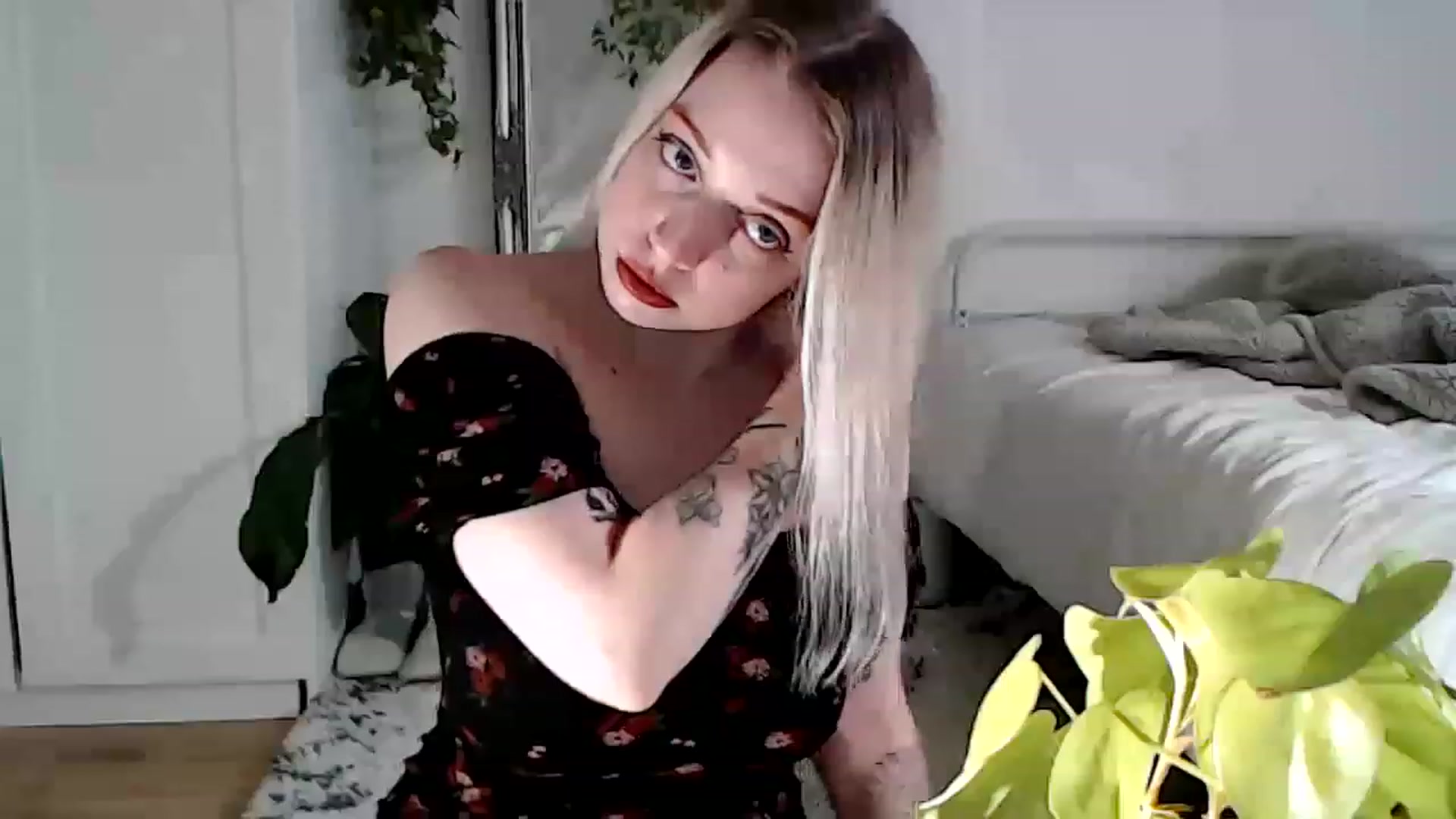Gallery image thumbnail from Spring__'s myfreecams stream on, 12/21/2022, 18:57 image 2 of 20