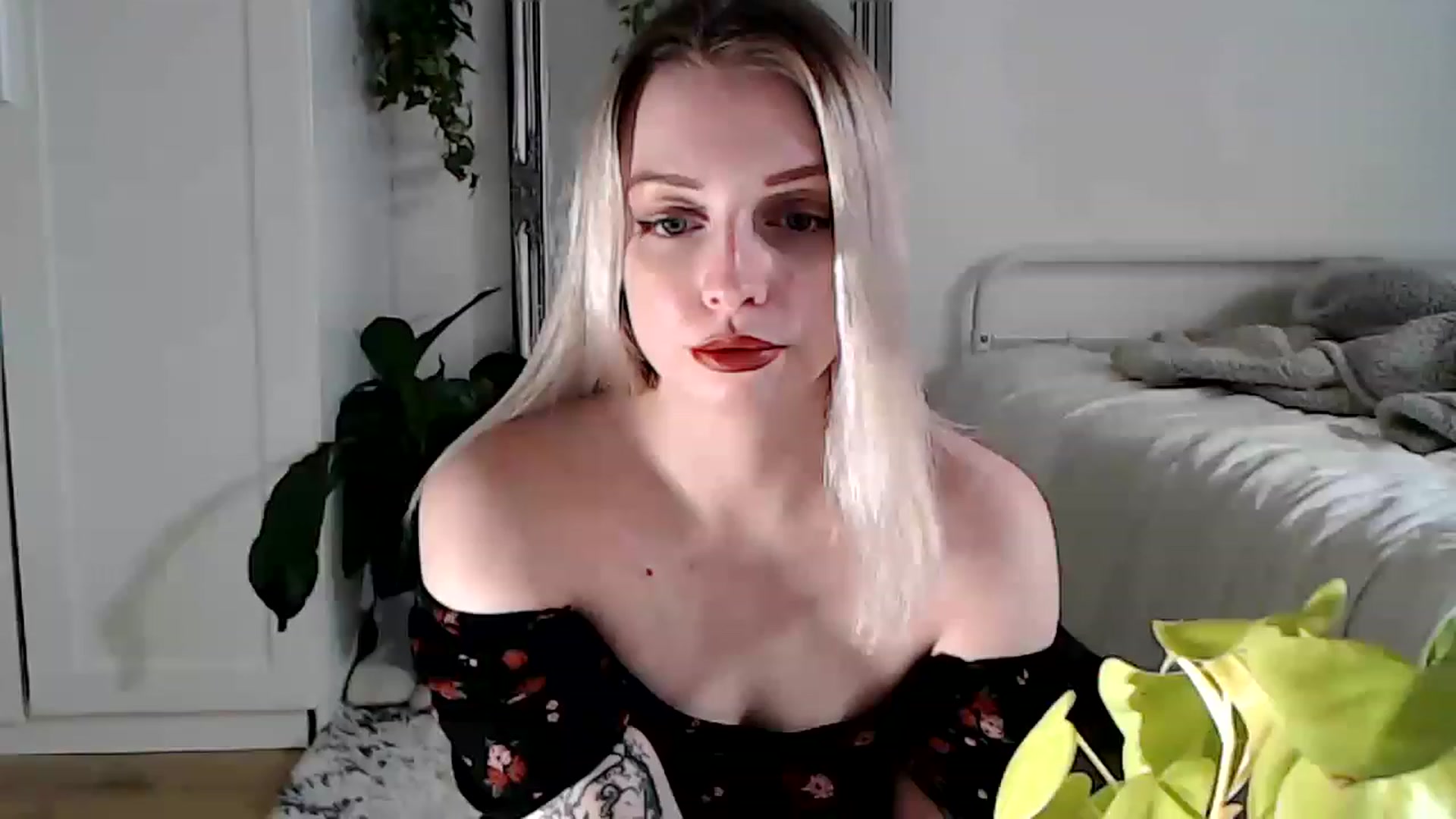 Gallery image thumbnail from Spring__'s myfreecams stream on, 12/21/2022, 18:57 image 1 of 20
