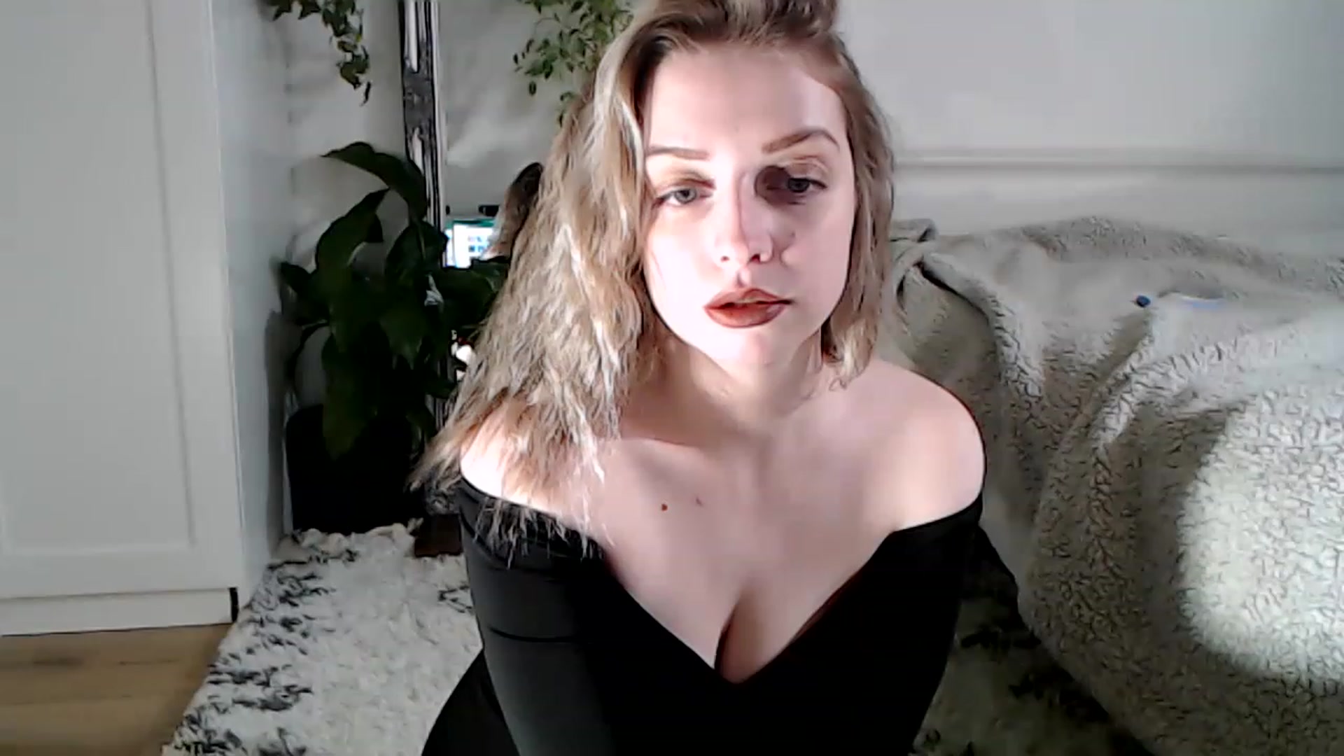 Gallery image thumbnail from Spring__'s myfreecams stream on, 12/23/2022, 19:51 image 2 of 20