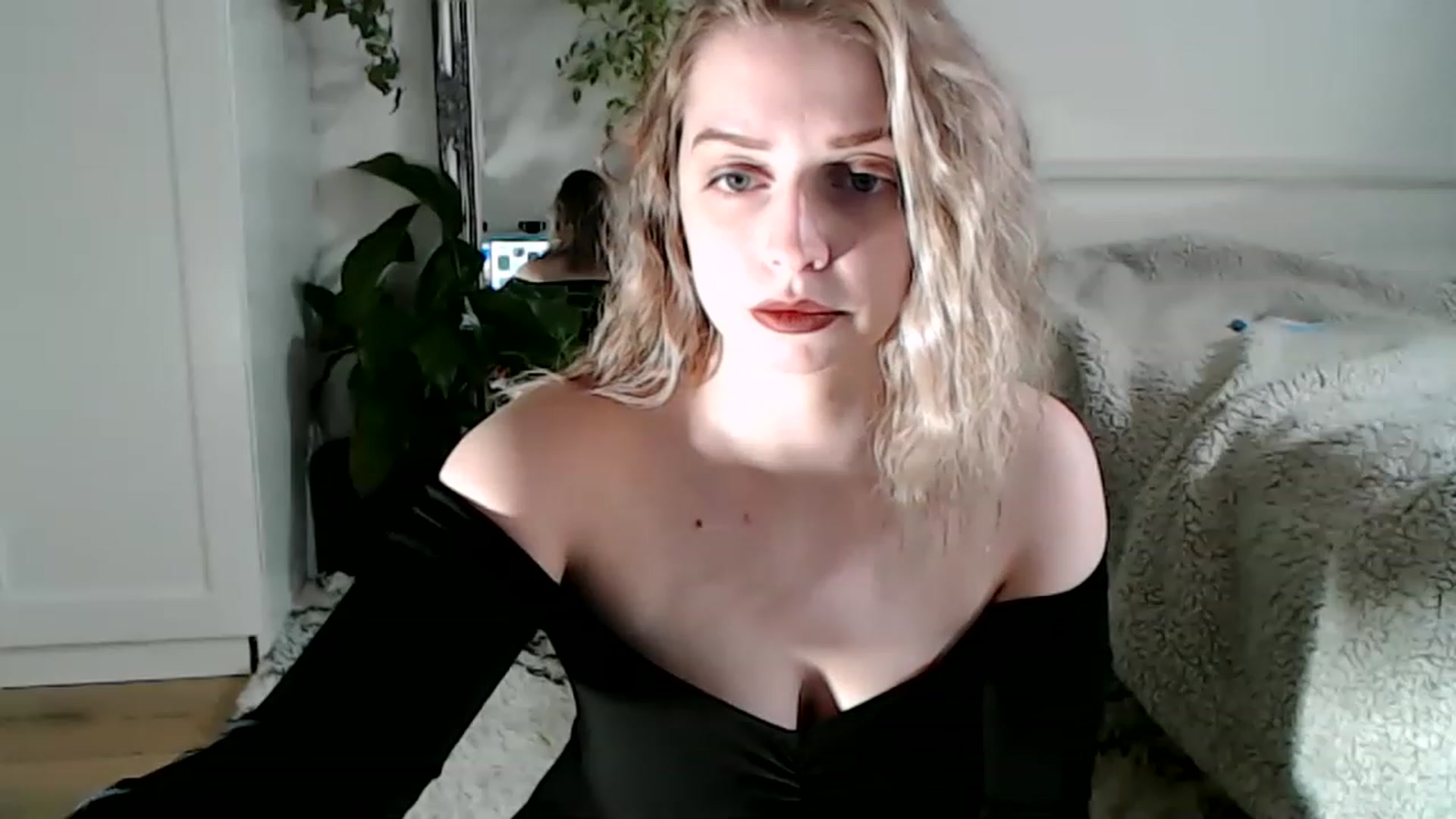 Gallery image thumbnail from Spring__'s myfreecams stream on, 12/23/2022, 19:51 image 10 of 20