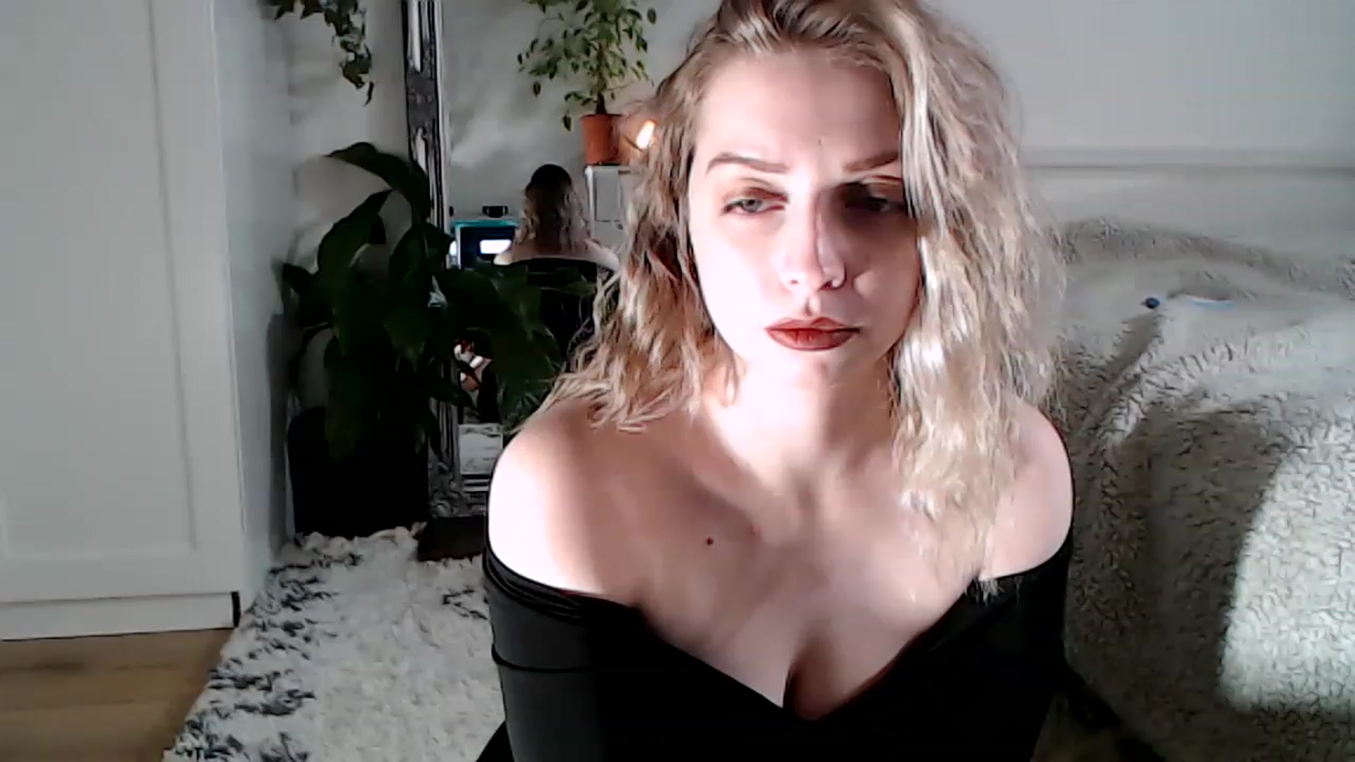 Gallery image thumbnail from Spring__'s myfreecams stream on, 12/23/2022, 19:51 image 13 of 20
