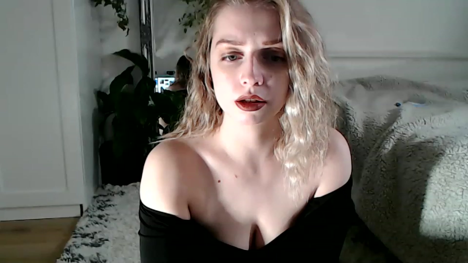 Gallery image thumbnail from Spring__'s myfreecams stream on, 12/23/2022, 19:51 image 11 of 20