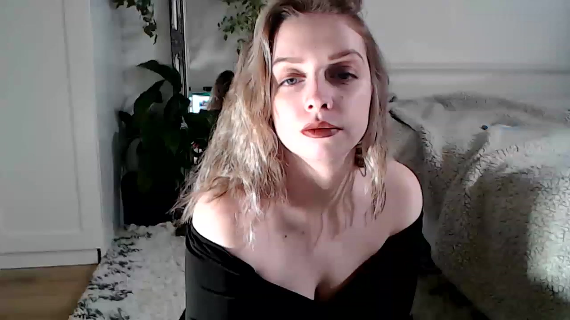 Gallery image thumbnail from Spring__'s myfreecams stream on, 12/23/2022, 19:51 image 3 of 20