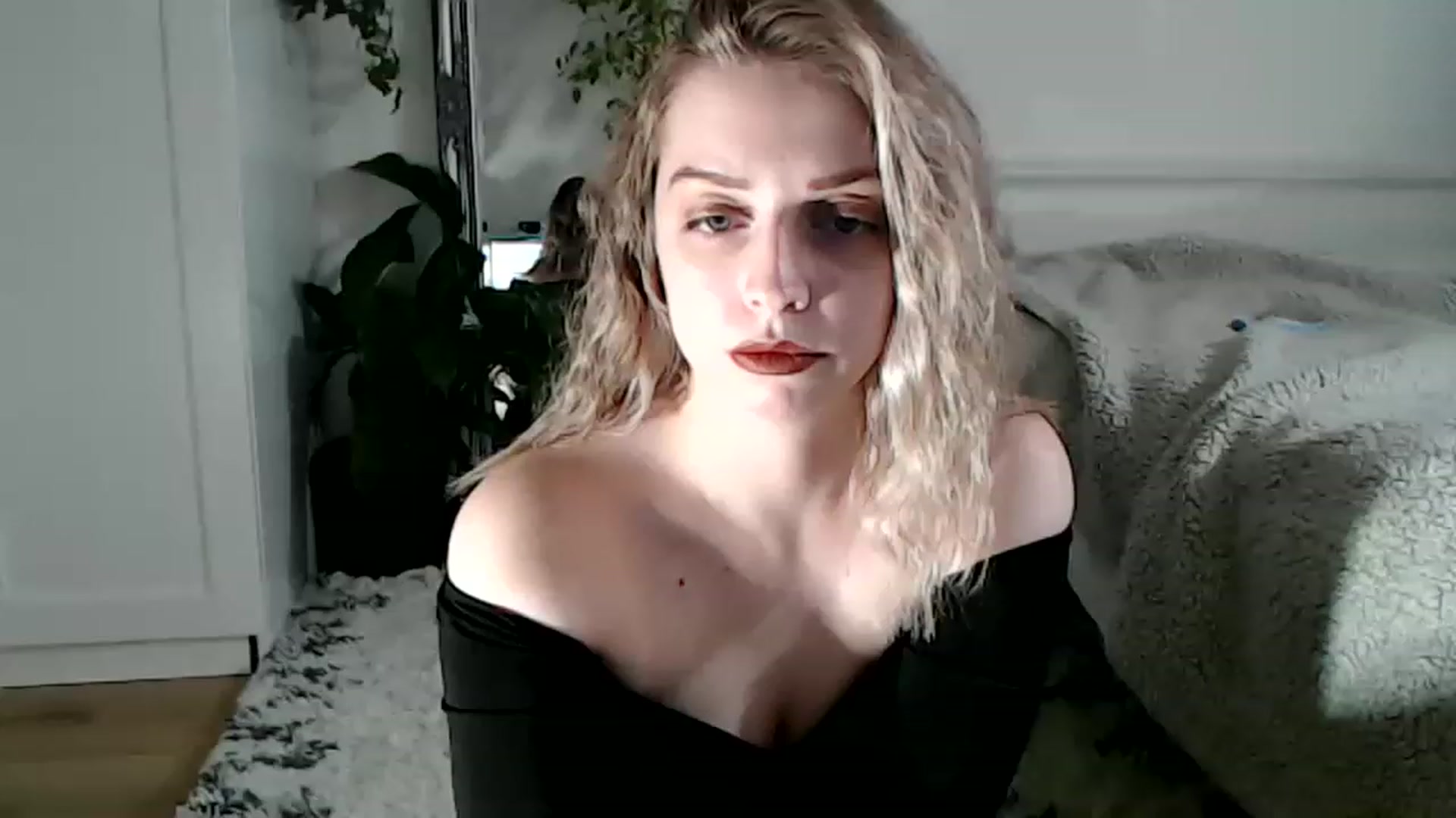 Gallery image thumbnail from Spring__'s myfreecams stream on, 12/23/2022, 19:51 image 15 of 20