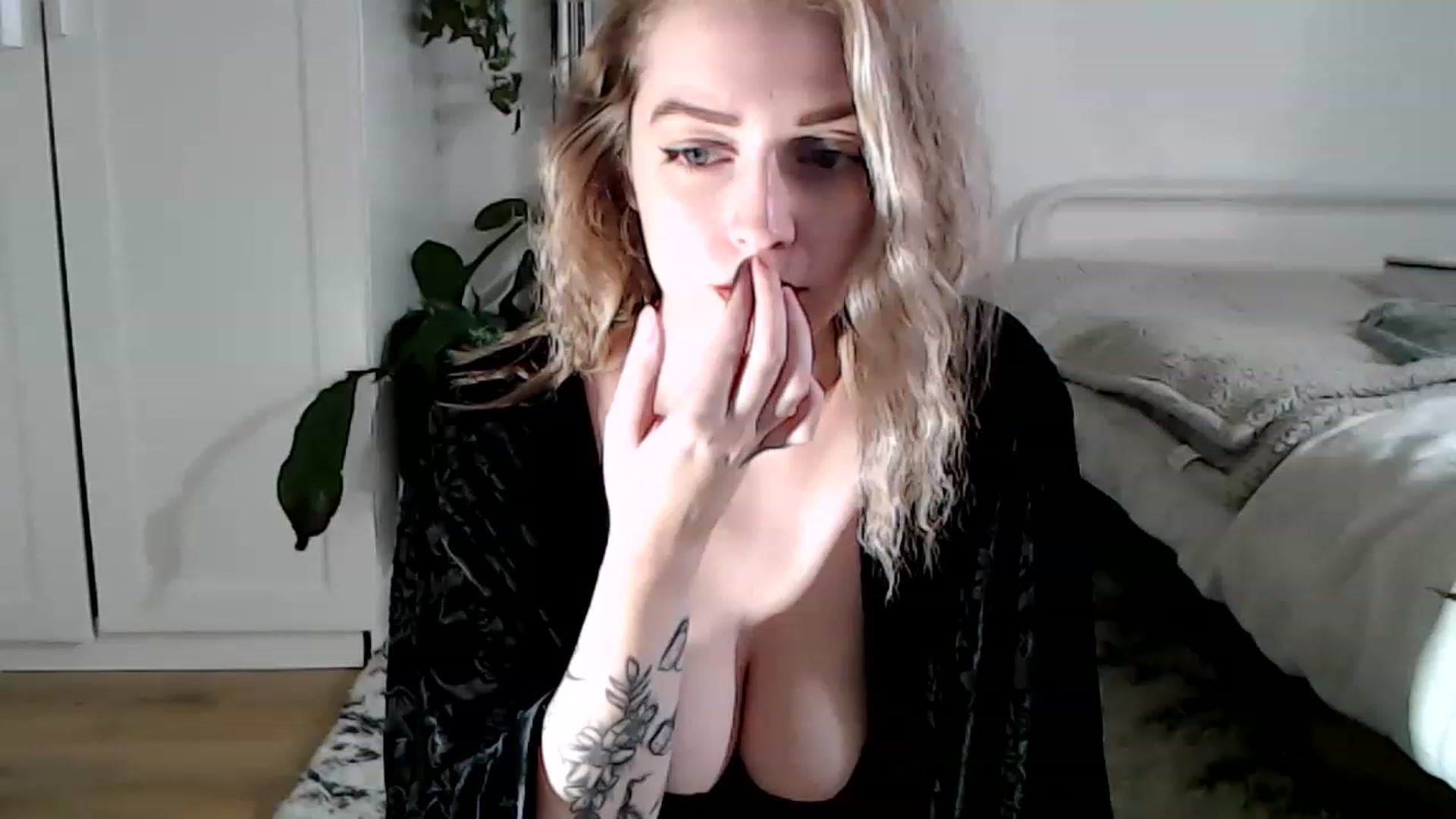 Gallery image thumbnail from Spring__'s myfreecams stream on, 12/30/2022, 16:51 image 9 of 20