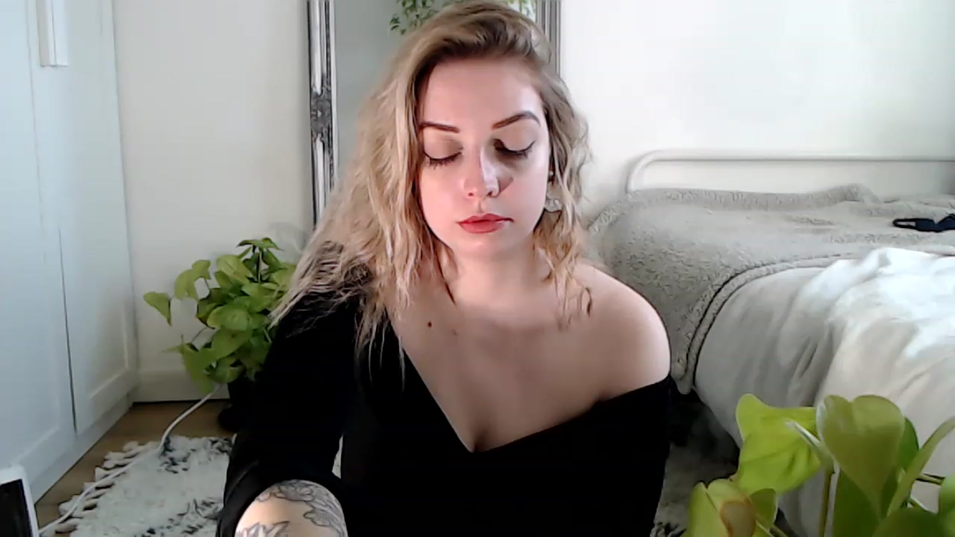 Gallery image thumbnail from Spring__'s myfreecams stream on, 01/21/2023, 13:50 image 12 of 20