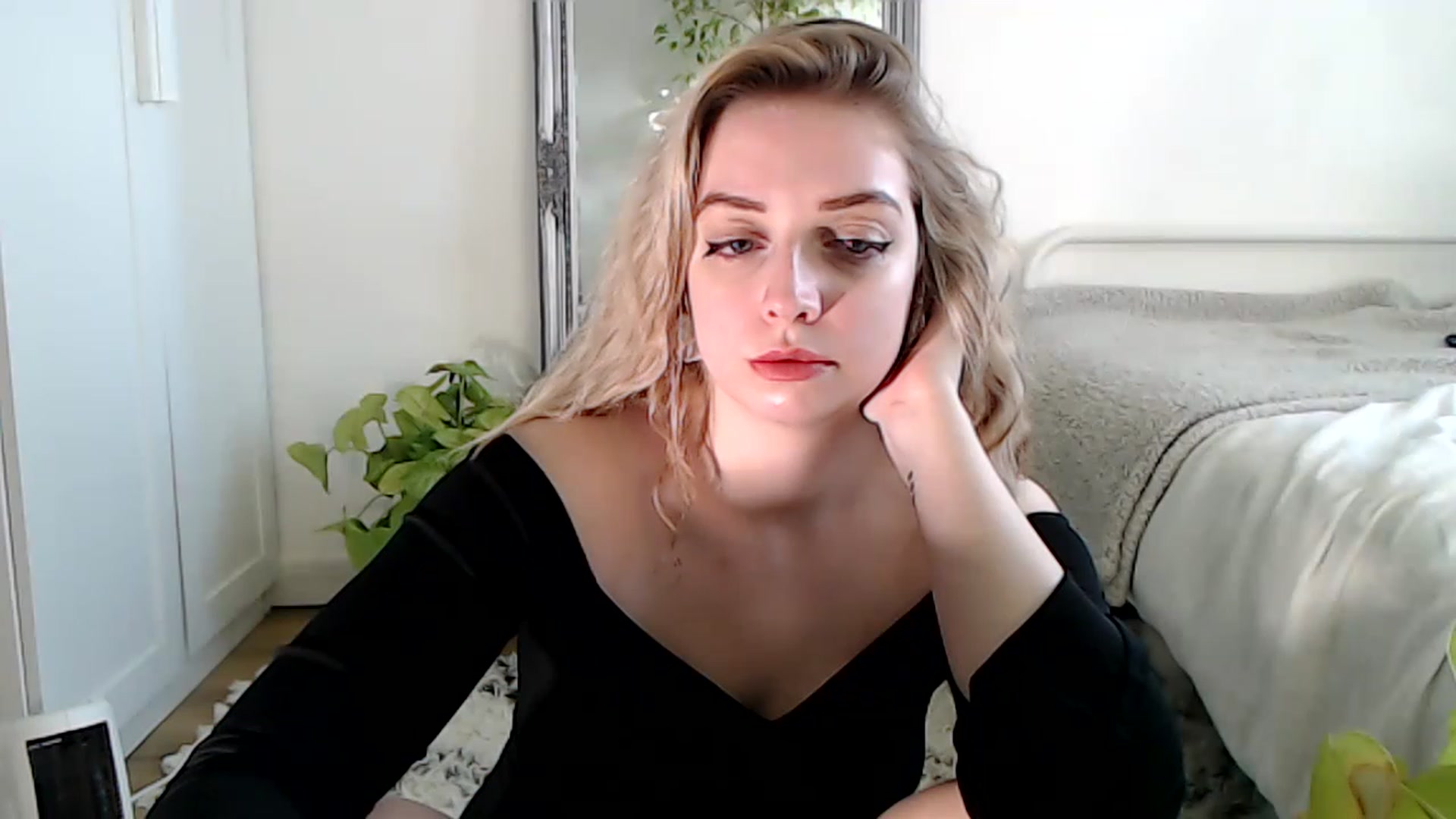 Gallery image thumbnail from Spring__'s myfreecams stream on, 01/21/2023, 14:12 image 4 of 20