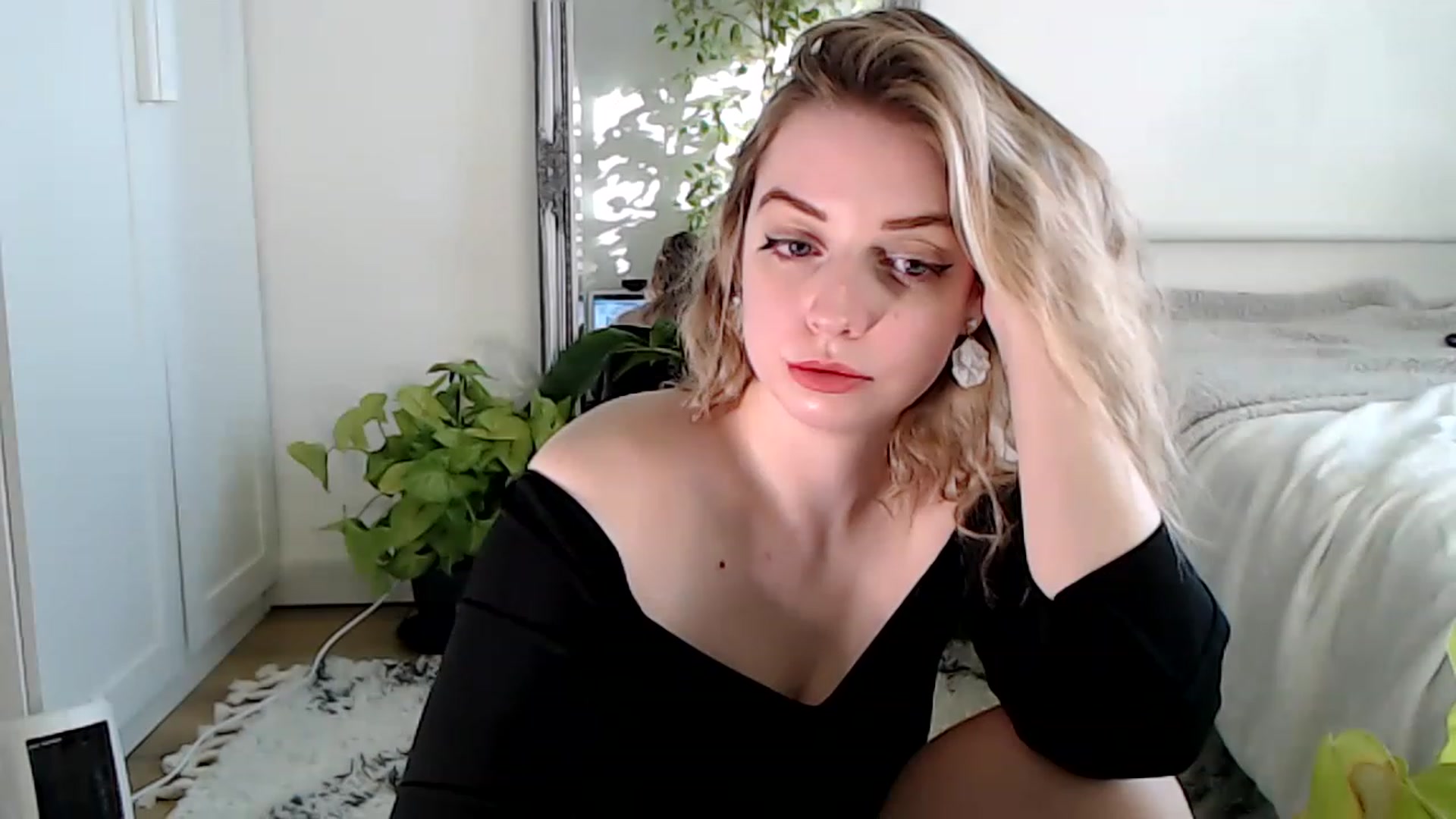 Gallery image thumbnail from Spring__'s myfreecams stream on, 01/21/2023, 14:12 image 14 of 20
