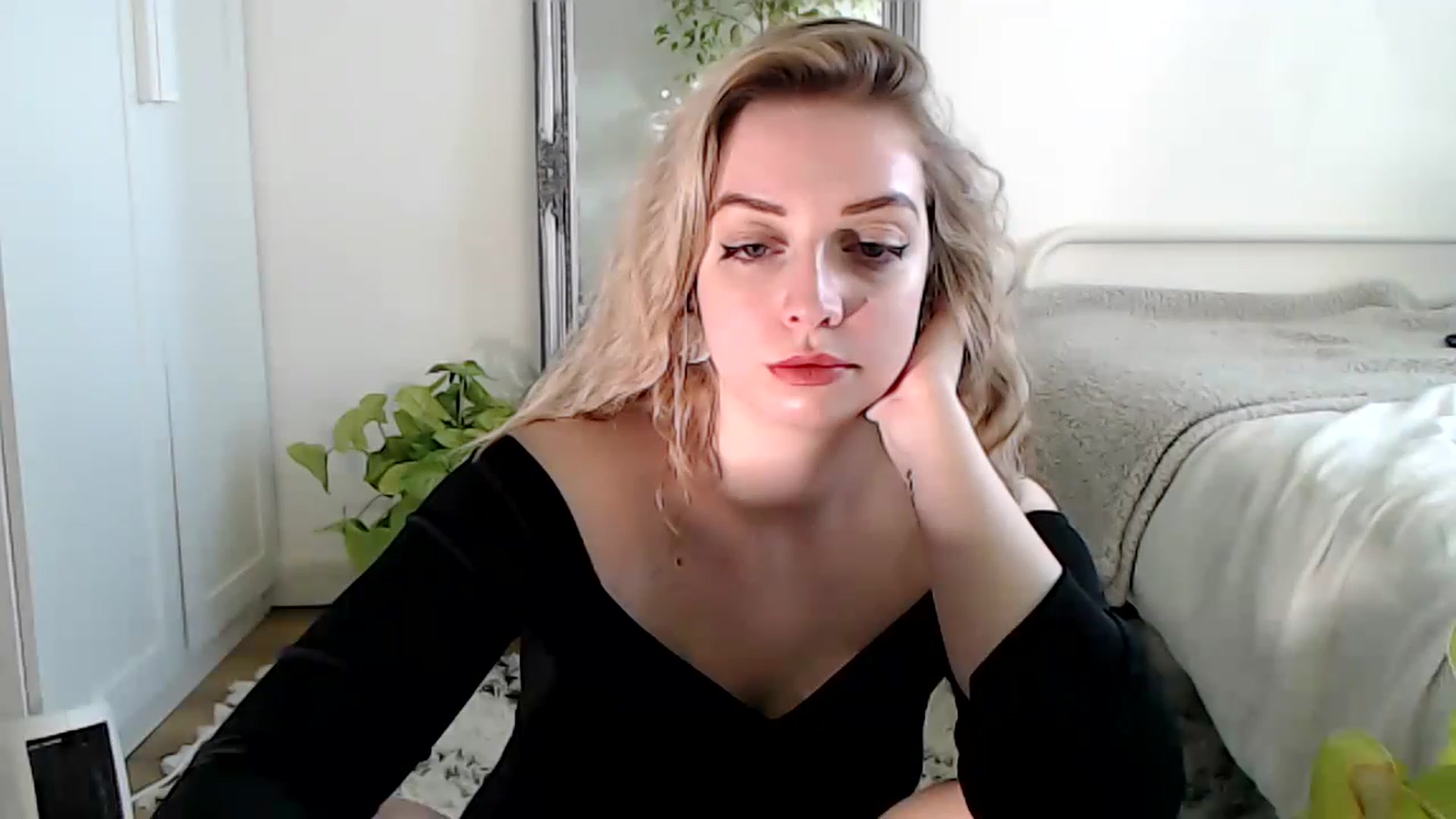 Gallery image thumbnail from Spring__'s myfreecams stream on, 01/21/2023, 14:12 image 3 of 20