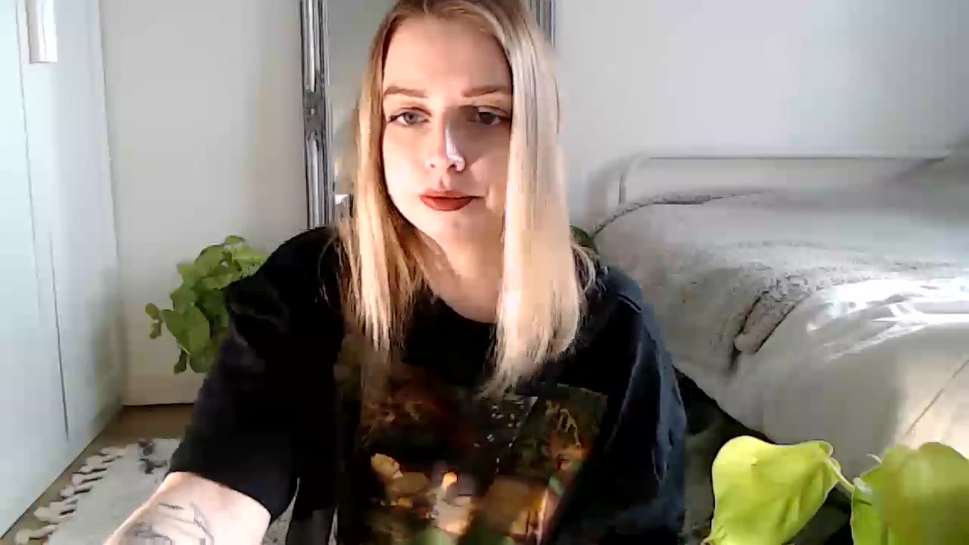 Gallery image thumbnail from Spring__'s myfreecams stream on, 01/27/2023, 14:23 image 12 of 20