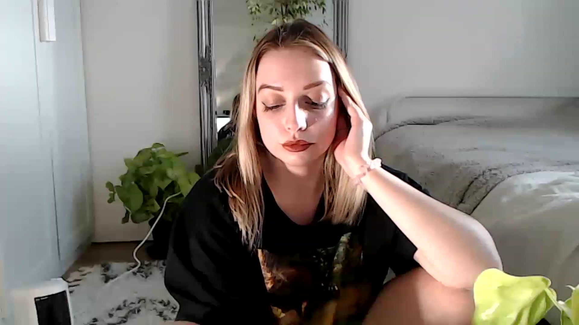 Gallery image thumbnail from Spring__'s myfreecams stream on, 01/27/2023, 15:03 image 16 of 20