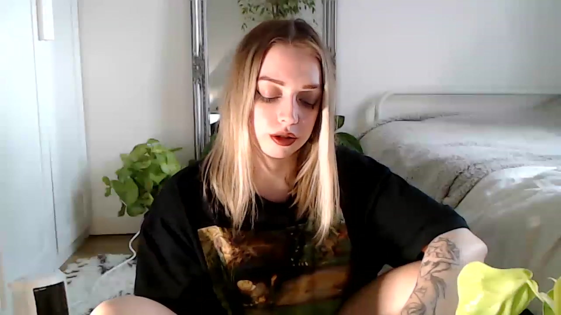 Gallery image thumbnail from Spring__'s myfreecams stream on, 01/27/2023, 15:03 image 11 of 20
