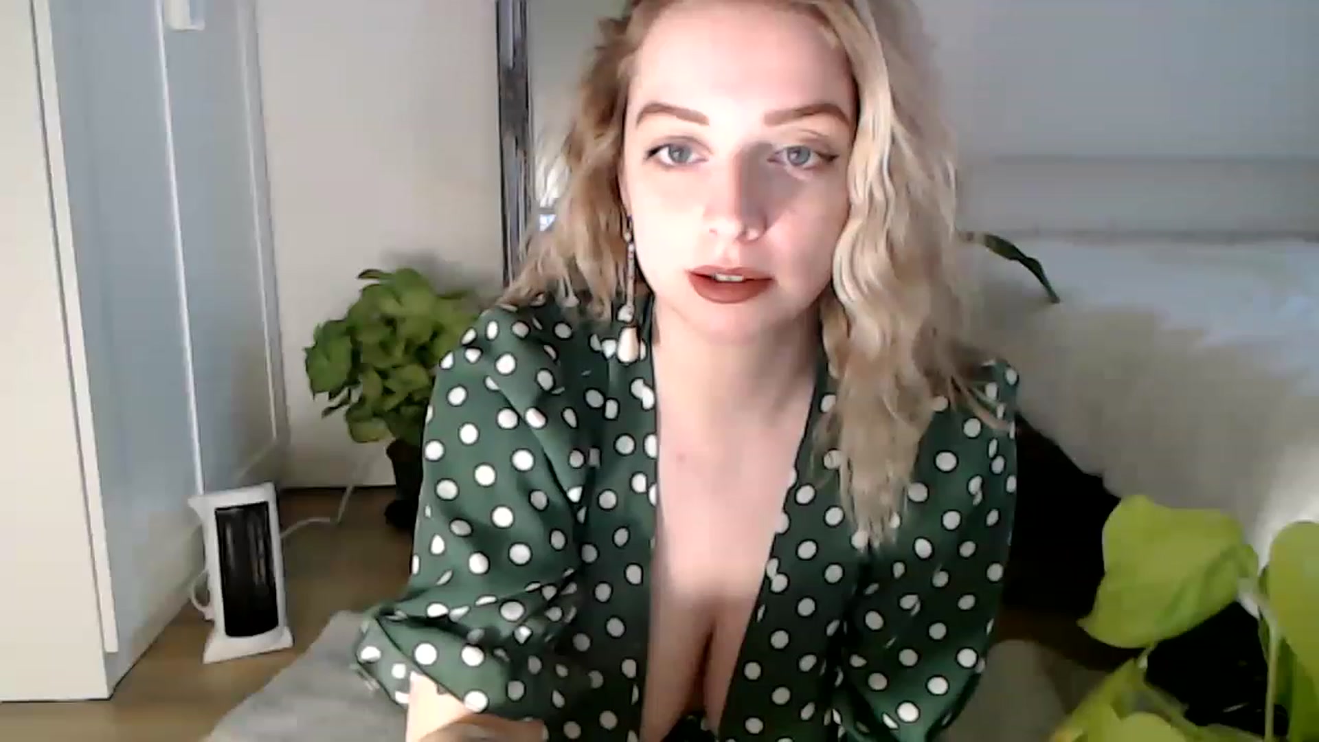 Gallery image thumbnail from Spring__'s myfreecams stream on, 01/29/2023, 16:23 image 20 of 20