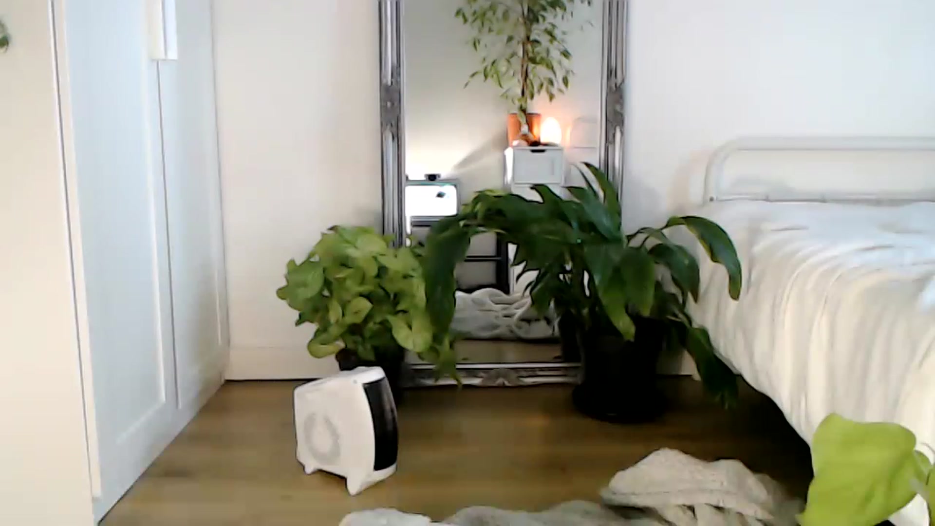 Gallery image thumbnail from Spring__'s myfreecams stream on, 02/02/2023, 14:06 image 13 of 20