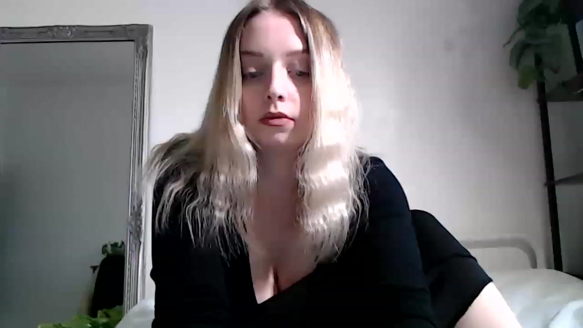 Gallery image thumbnail from Spring__'s myfreecams stream on, 05/09/2023, 19:25 image 1 of 20
