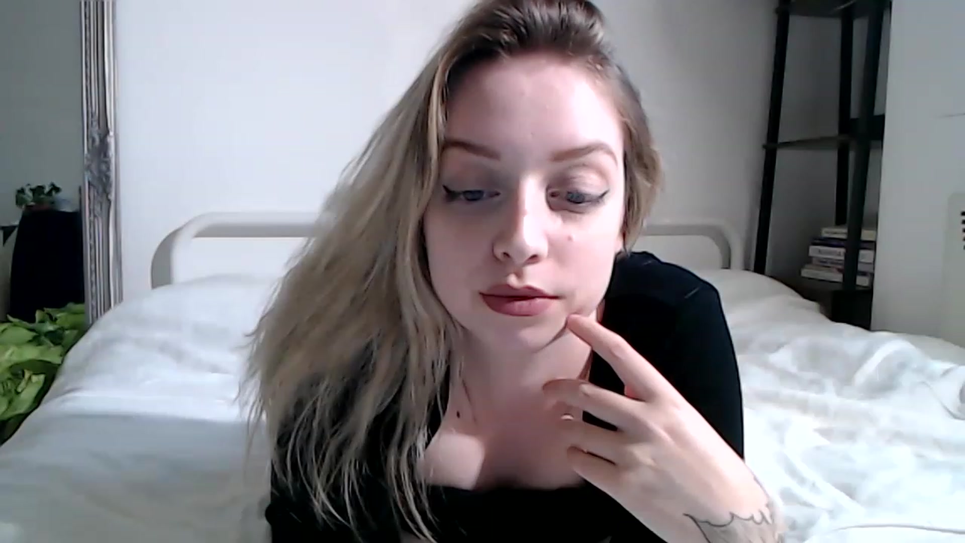 Gallery image thumbnail from Spring__'s myfreecams stream on, 05/09/2023, 19:25 image 10 of 20