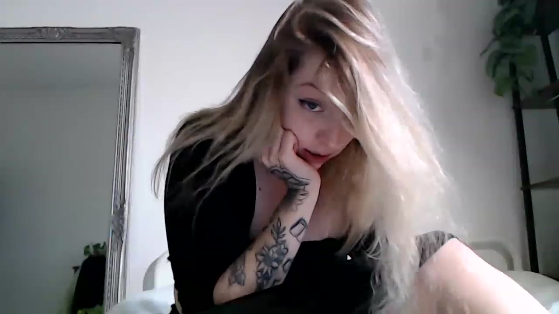 Gallery image thumbnail from Spring__'s myfreecams stream on, 05/09/2023, 19:25 image 6 of 20