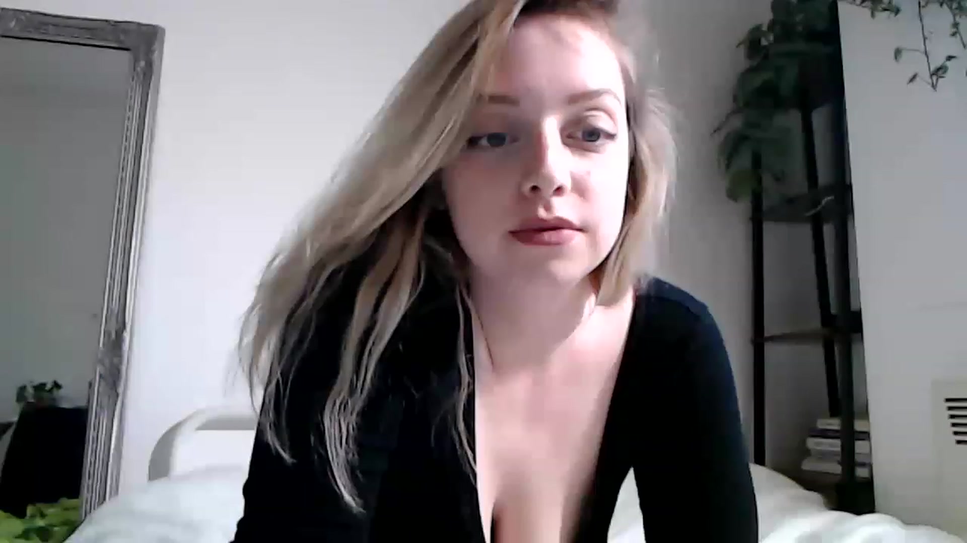 Gallery image thumbnail from Spring__'s myfreecams stream on, 05/09/2023, 19:25 image 17 of 20