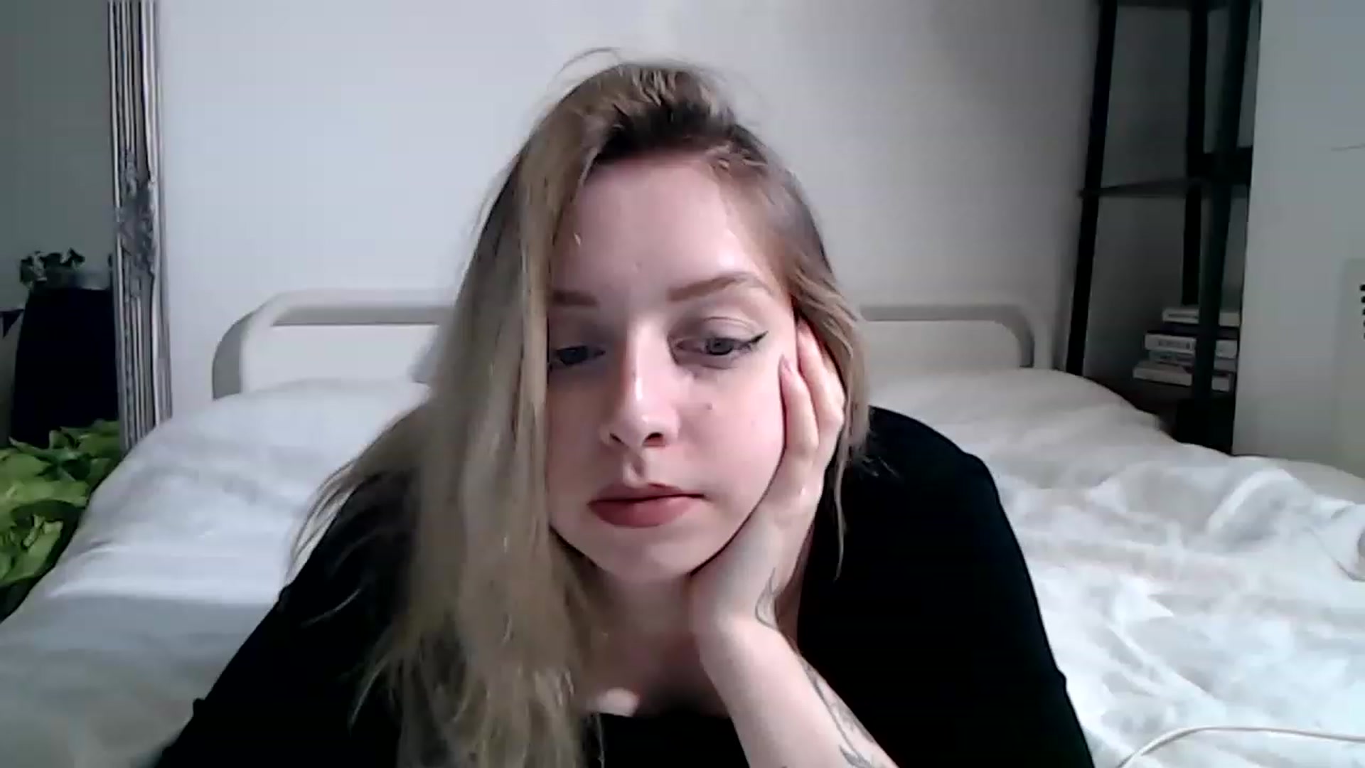 Gallery image thumbnail from Spring__'s myfreecams stream on, 05/09/2023, 19:25 image 11 of 20