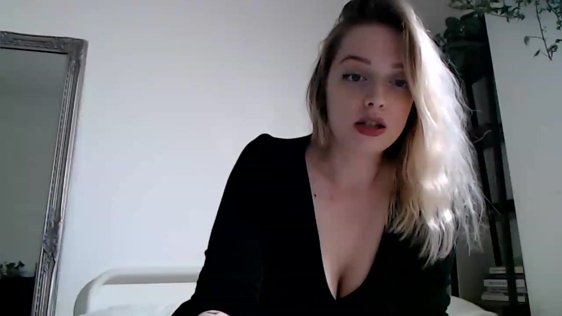 Gallery image thumbnail from Spring__'s myfreecams stream on, 05/09/2023, 19:25 image 19 of 20