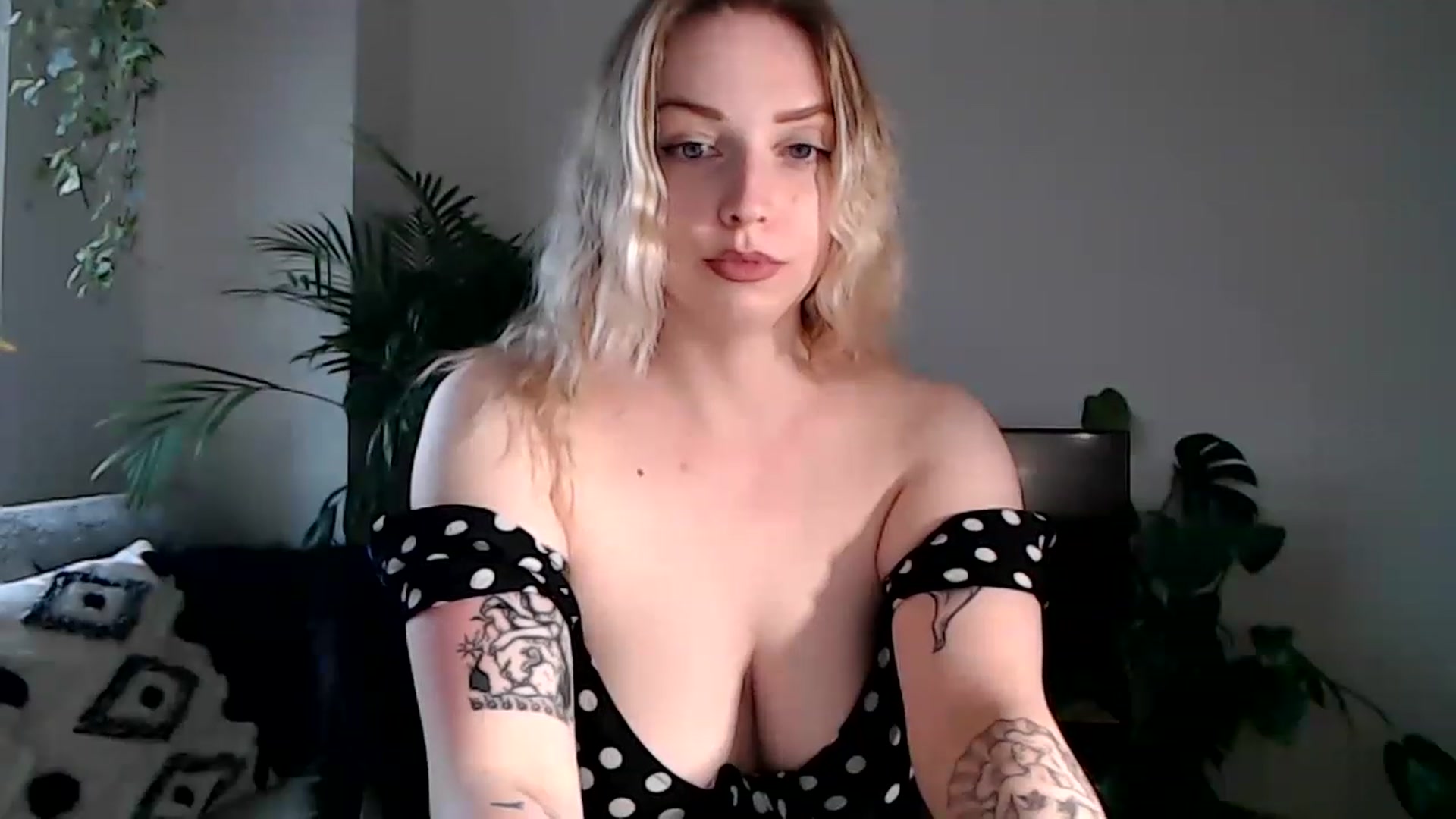 Gallery image thumbnail from Spring__'s myfreecams stream on, 05/12/2023, 15:28 image 9 of 20