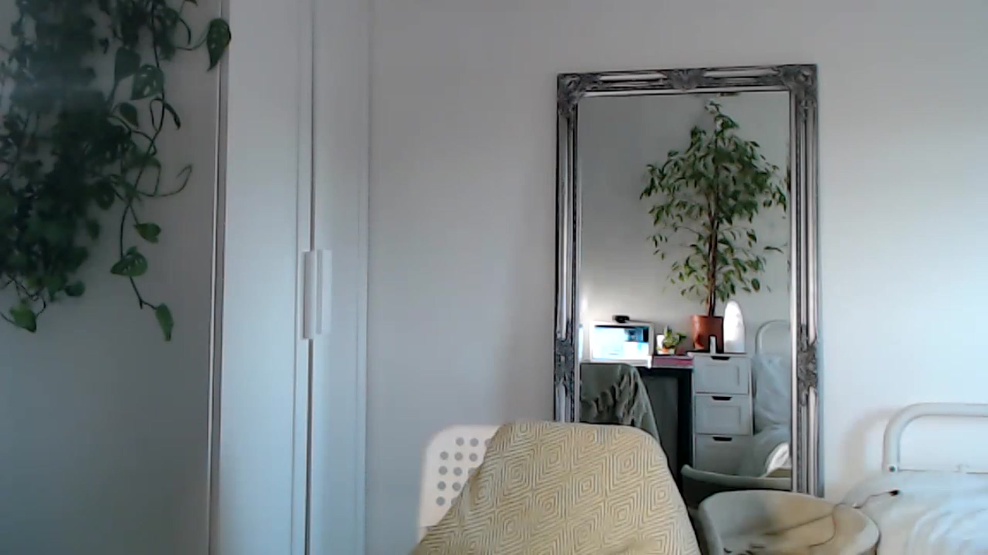 Gallery image thumbnail from Spring__'s myfreecams stream on, 06/04/2023, 19:06 image 17 of 20