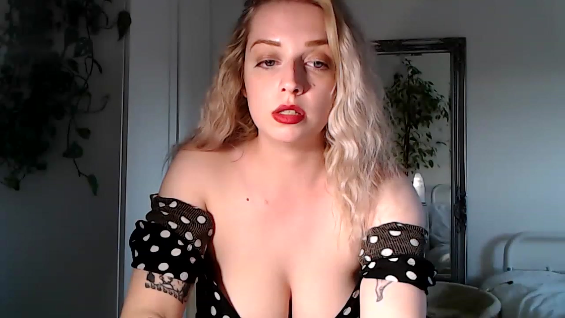 Gallery image thumbnail from Spring__'s myfreecams stream on, 06/04/2023, 19:06 image 6 of 20