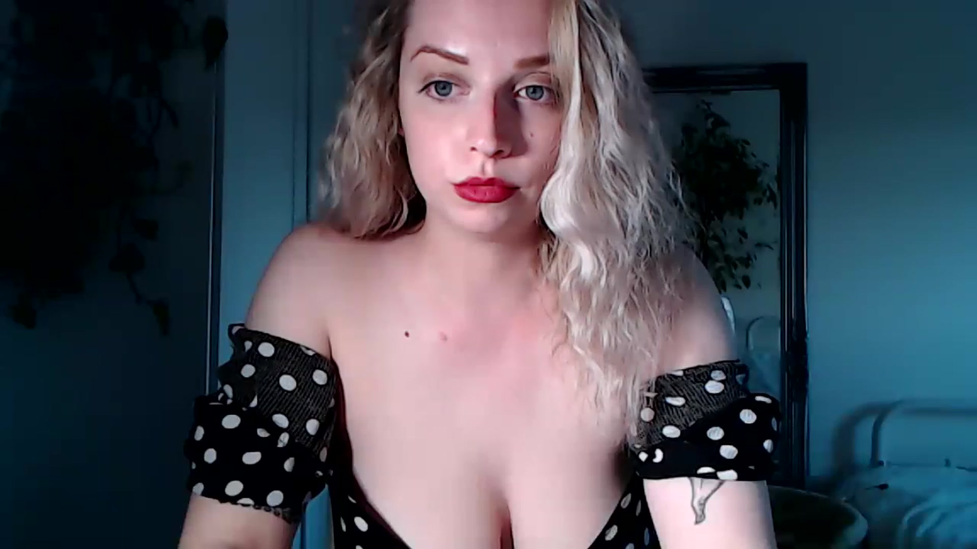 Gallery image thumbnail from Spring__'s myfreecams stream on, 06/04/2023, 19:06 image 11 of 20