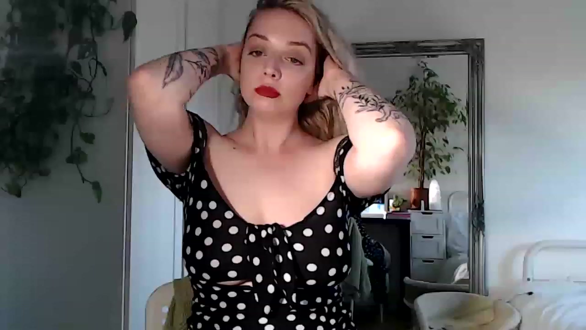 Gallery image thumbnail from Spring__'s myfreecams stream on, 06/04/2023, 19:06 image 5 of 20