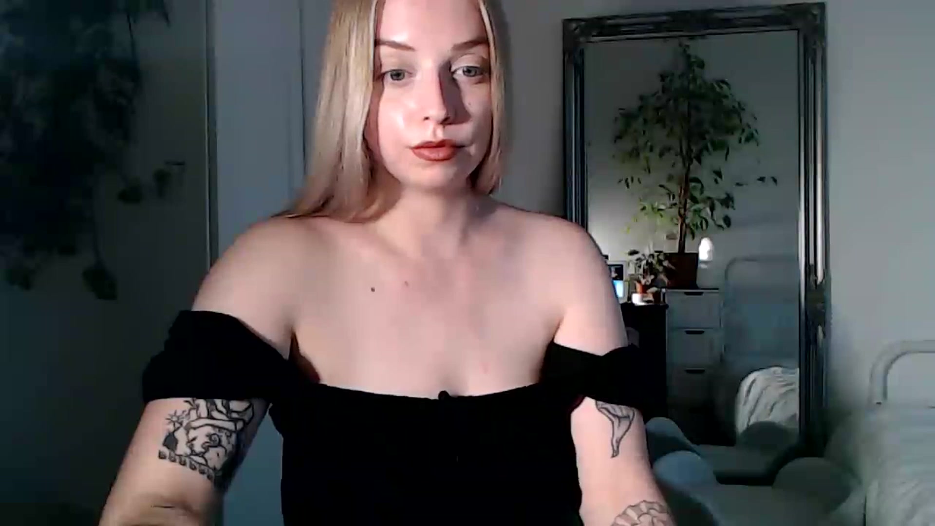 Gallery image thumbnail from Spring__'s myfreecams stream on, 06/12/2023, 20:12 image 16 of 20