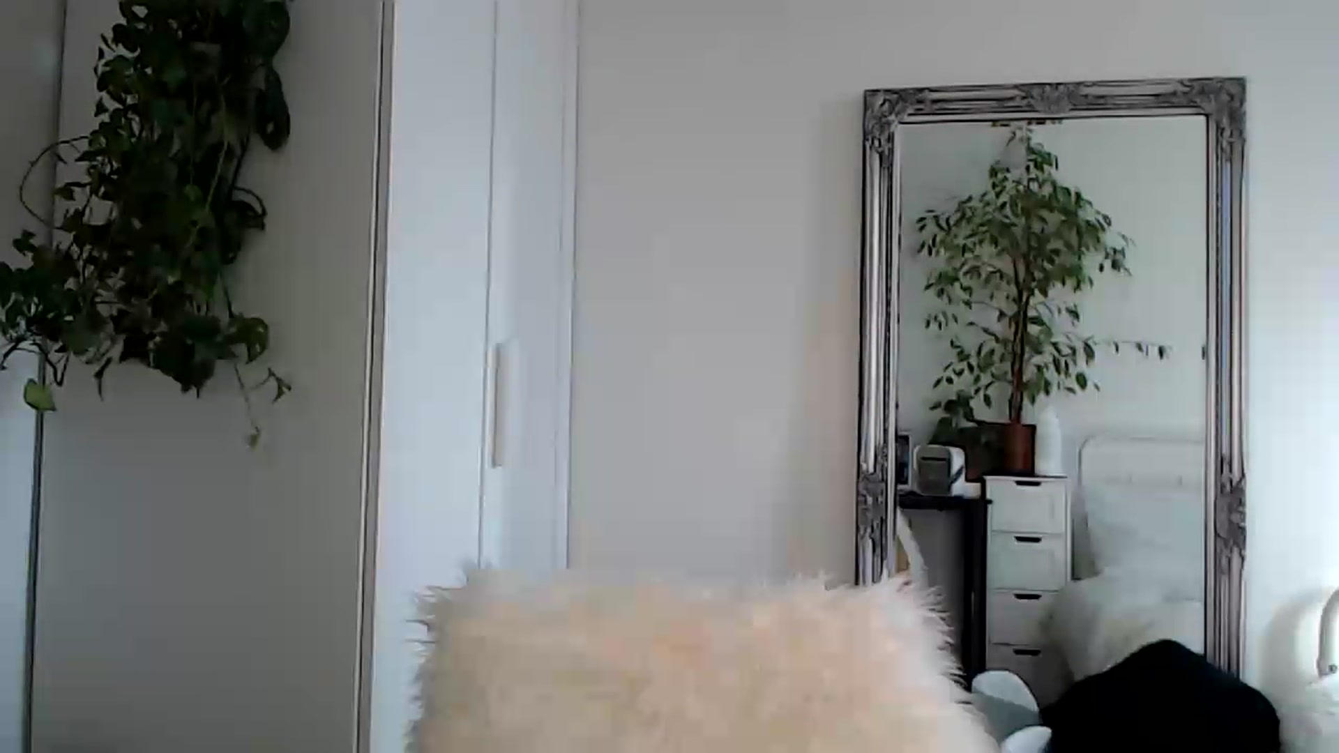 Gallery image thumbnail from Spring__'s myfreecams stream on, 07/06/2023, 17:37 image 3 of 20