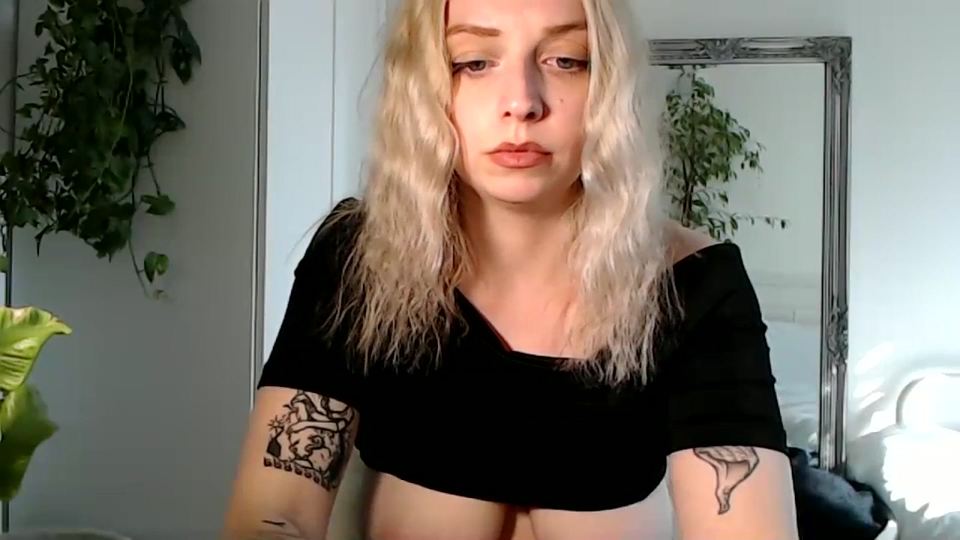 Gallery image thumbnail from Spring__'s myfreecams stream on, 07/07/2023, 16:39 image 2 of 20