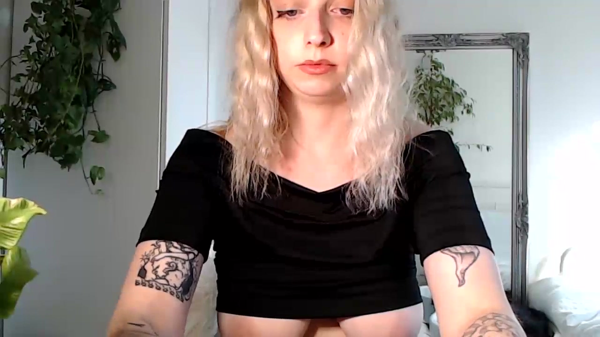 Gallery image thumbnail from Spring__'s myfreecams stream on, 07/07/2023, 17:02 image 3 of 20