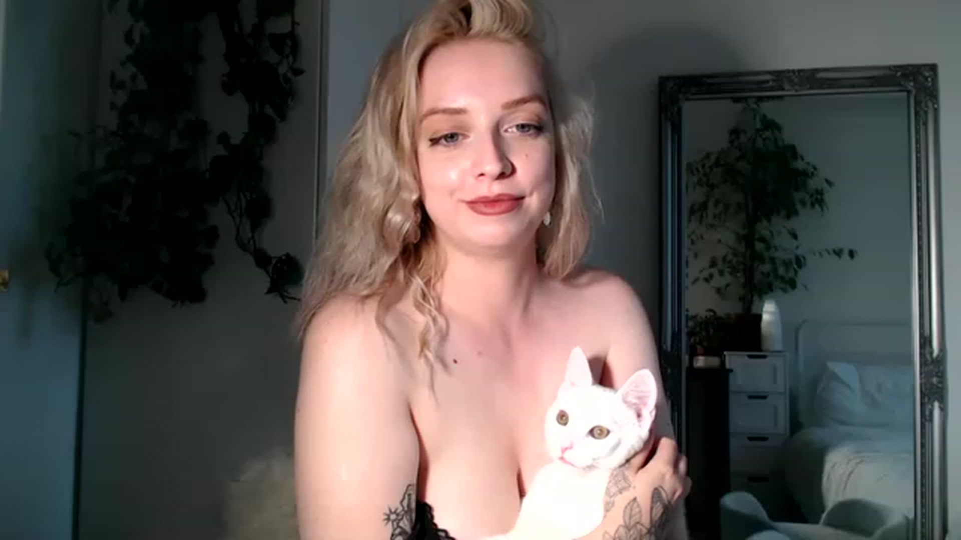 Gallery image thumbnail from Spring__'s myfreecams stream on, 07/22/2023, 15:37 image 12 of 20