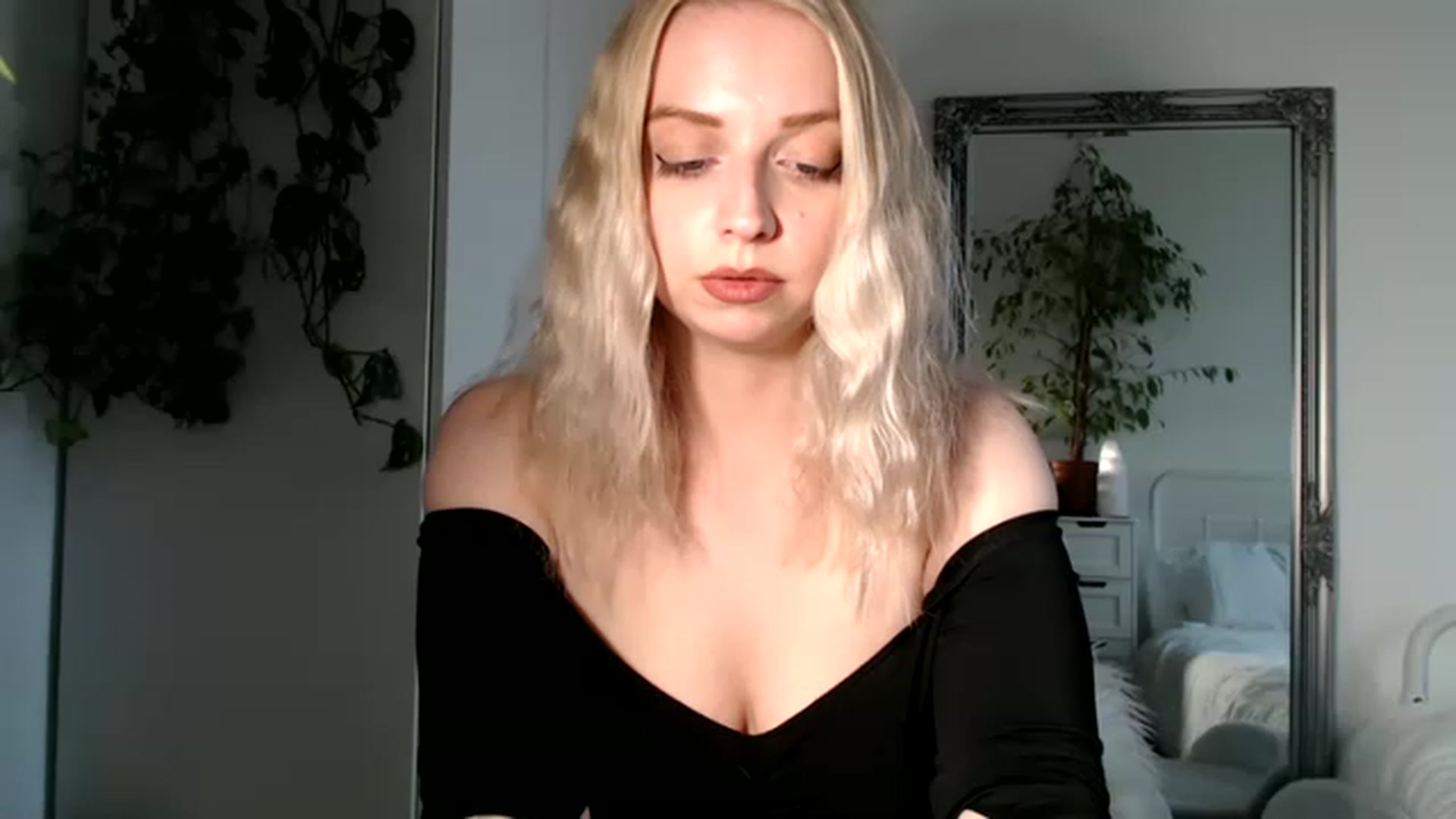 Gallery image thumbnail from Spring__'s myfreecams stream on, 07/24/2023, 16:29 image 6 of 20