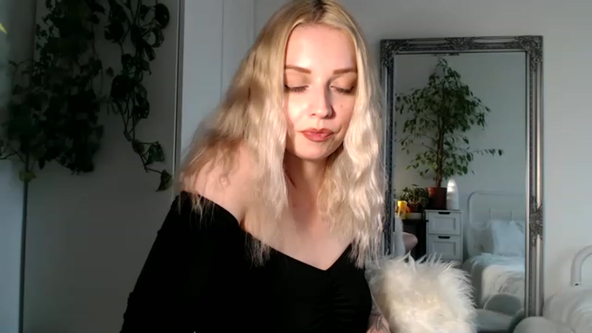 Gallery image thumbnail from Spring__'s myfreecams stream on, 07/24/2023, 16:29 image 17 of 20