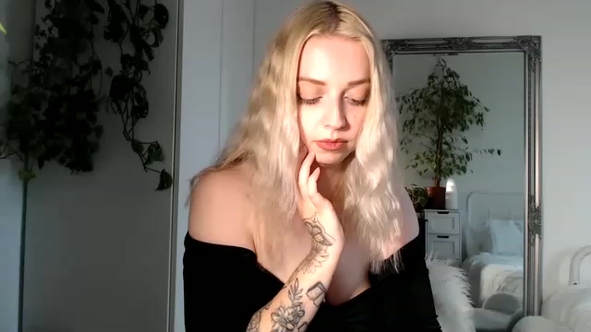 Gallery image thumbnail from Spring__'s myfreecams stream on, 07/24/2023, 16:29 image 20 of 20