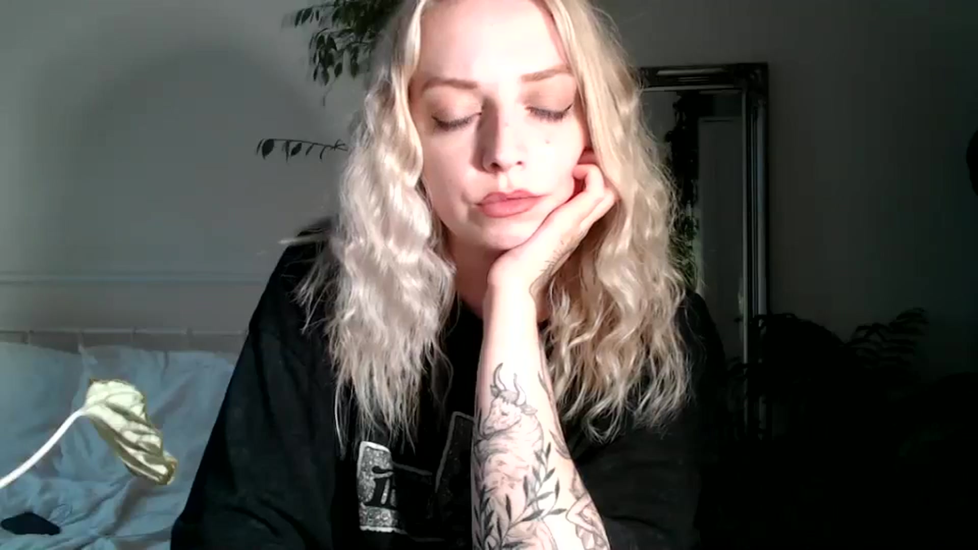 Gallery image thumbnail from Spring__'s myfreecams stream on, 08/29/2023, 18:22 image 10 of 20