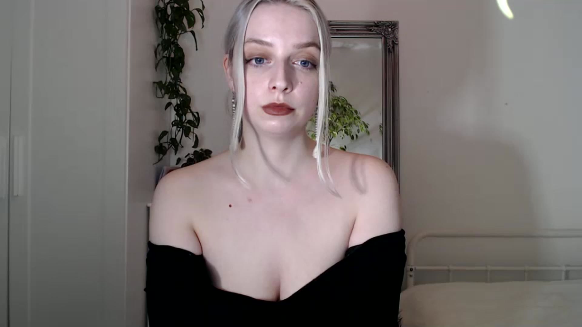 Gallery image thumbnail from Spring__'s myfreecams stream on, 02/03/2024, 20:54 image 15 of 20