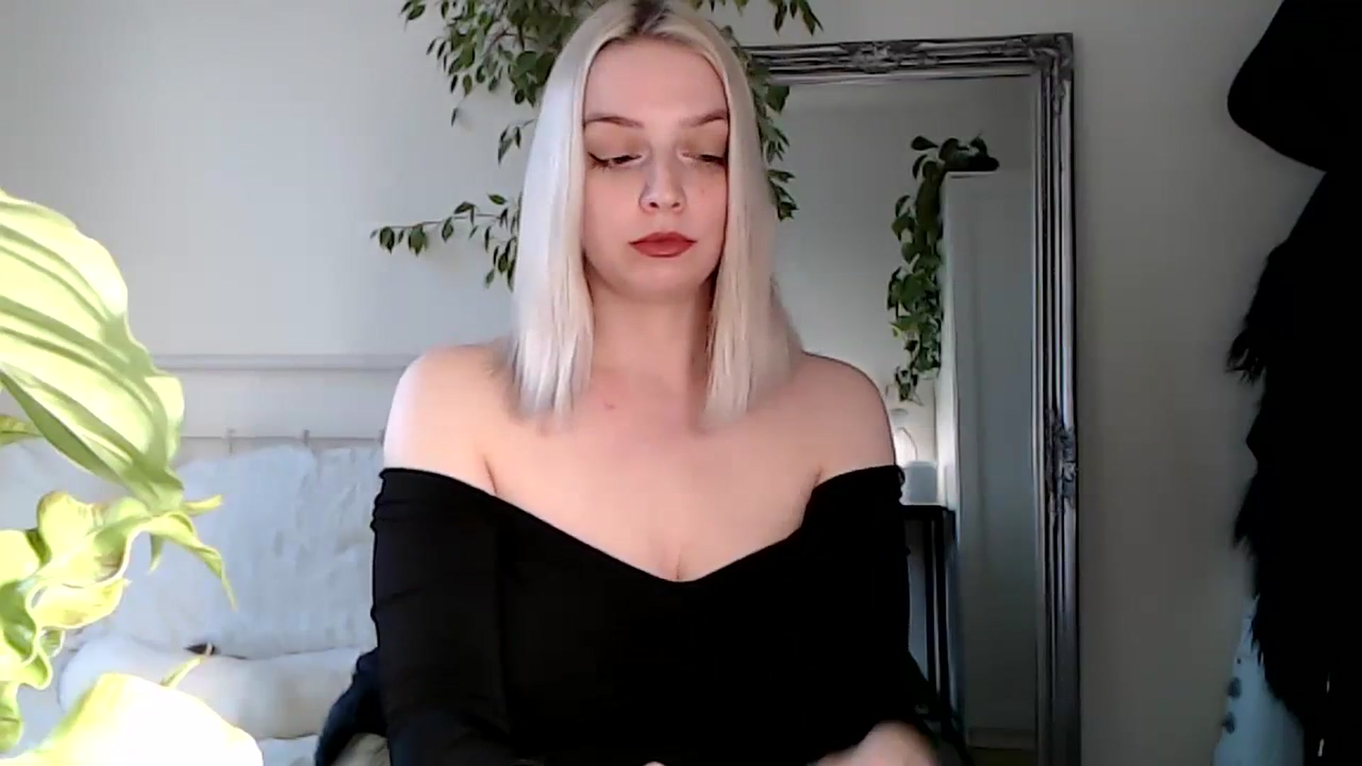 Gallery image thumbnail from Spring__'s myfreecams stream on, 04/03/2024, 18:08 image 2 of 20
