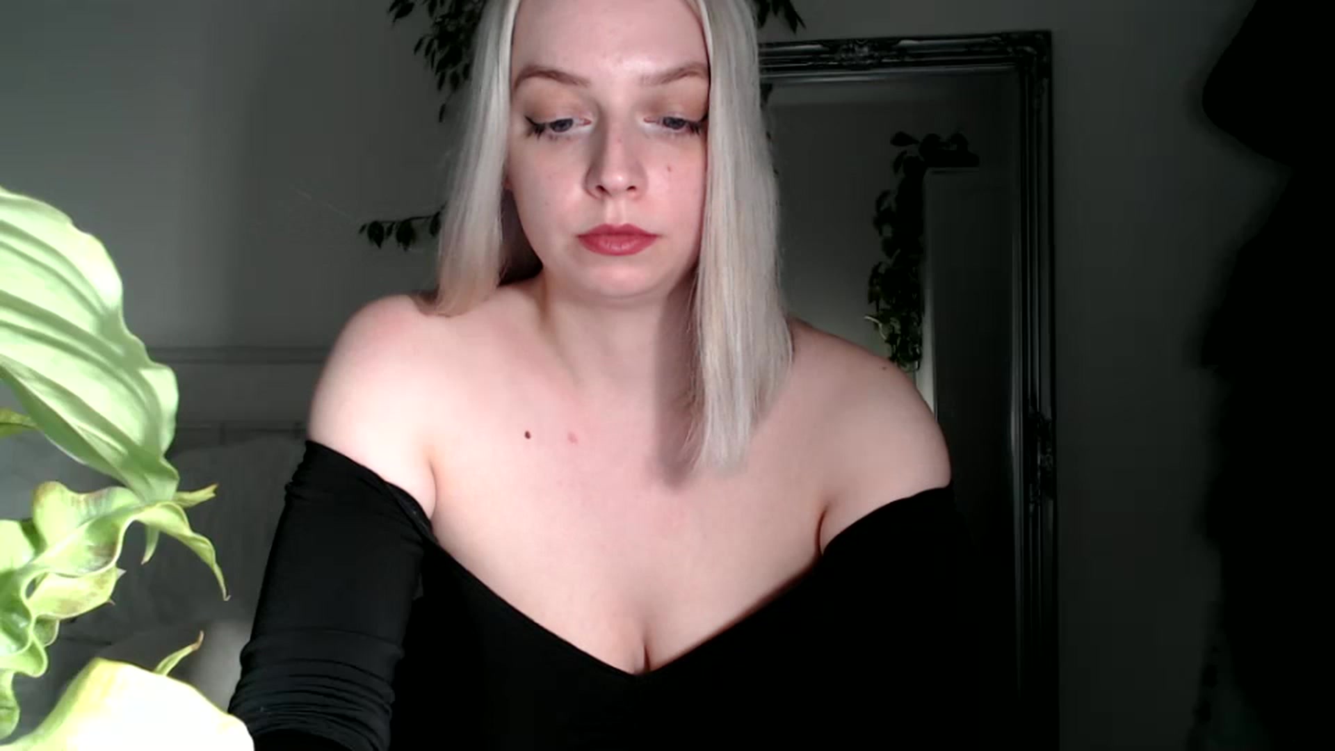 Gallery image thumbnail from Spring__'s myfreecams stream on, 04/03/2024, 19:43 image 10 of 20