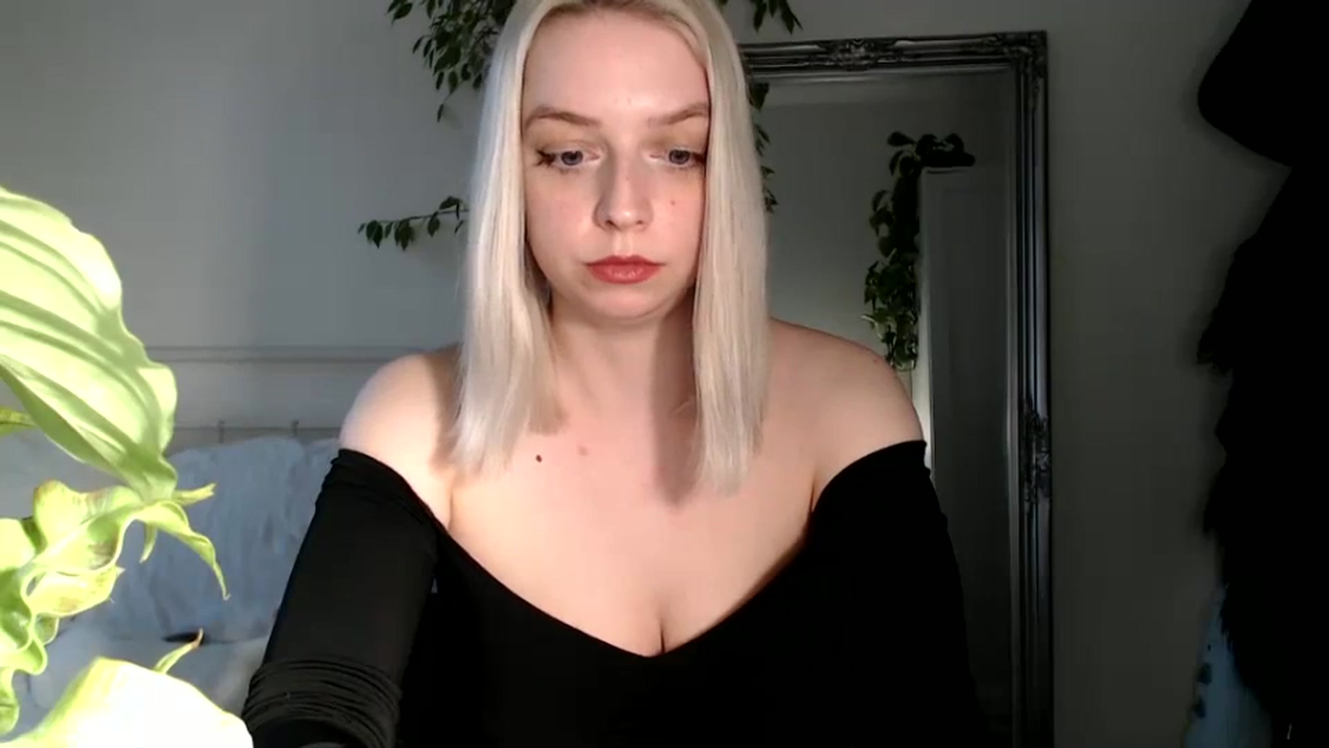 Gallery image thumbnail from Spring__'s myfreecams stream on, 04/03/2024, 19:43 image 2 of 20