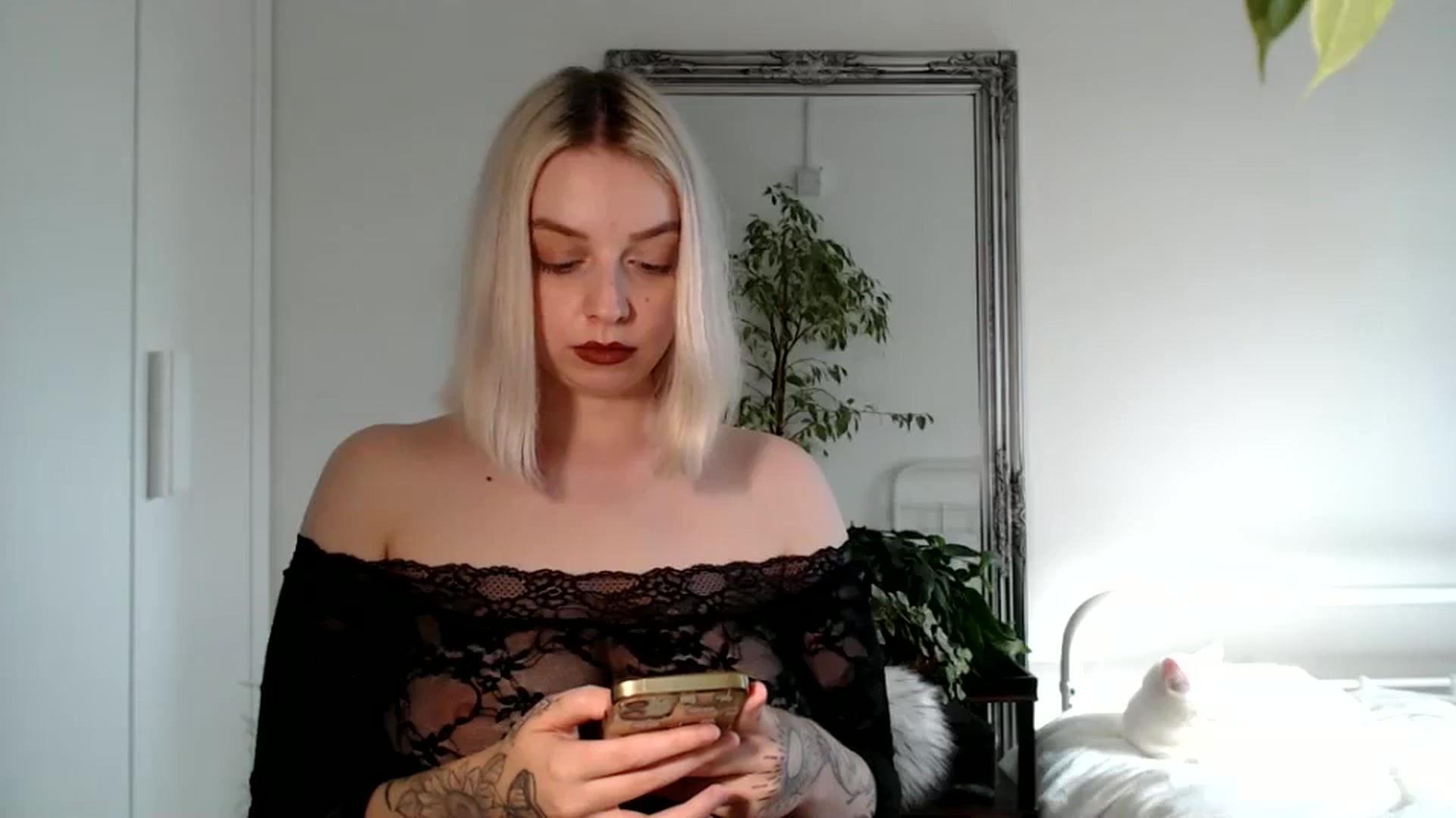 Gallery image thumbnail from Spring__'s myfreecams stream on, 07/10/2024, 16:37 image 16 of 20